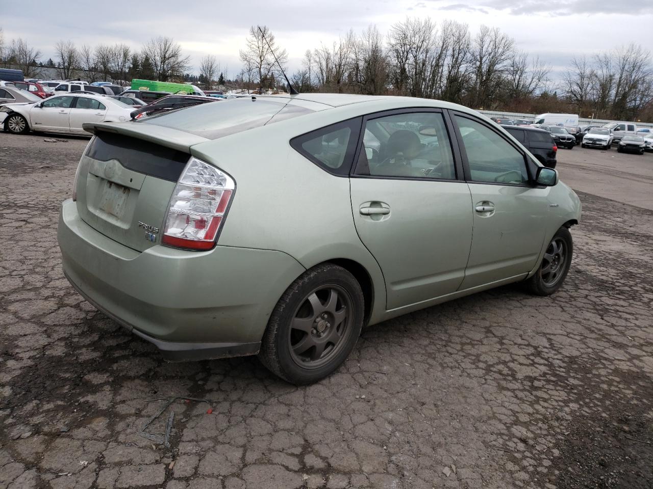 Photo 2 VIN: JTDKB20U083374488 - TOYOTA PRIUS 