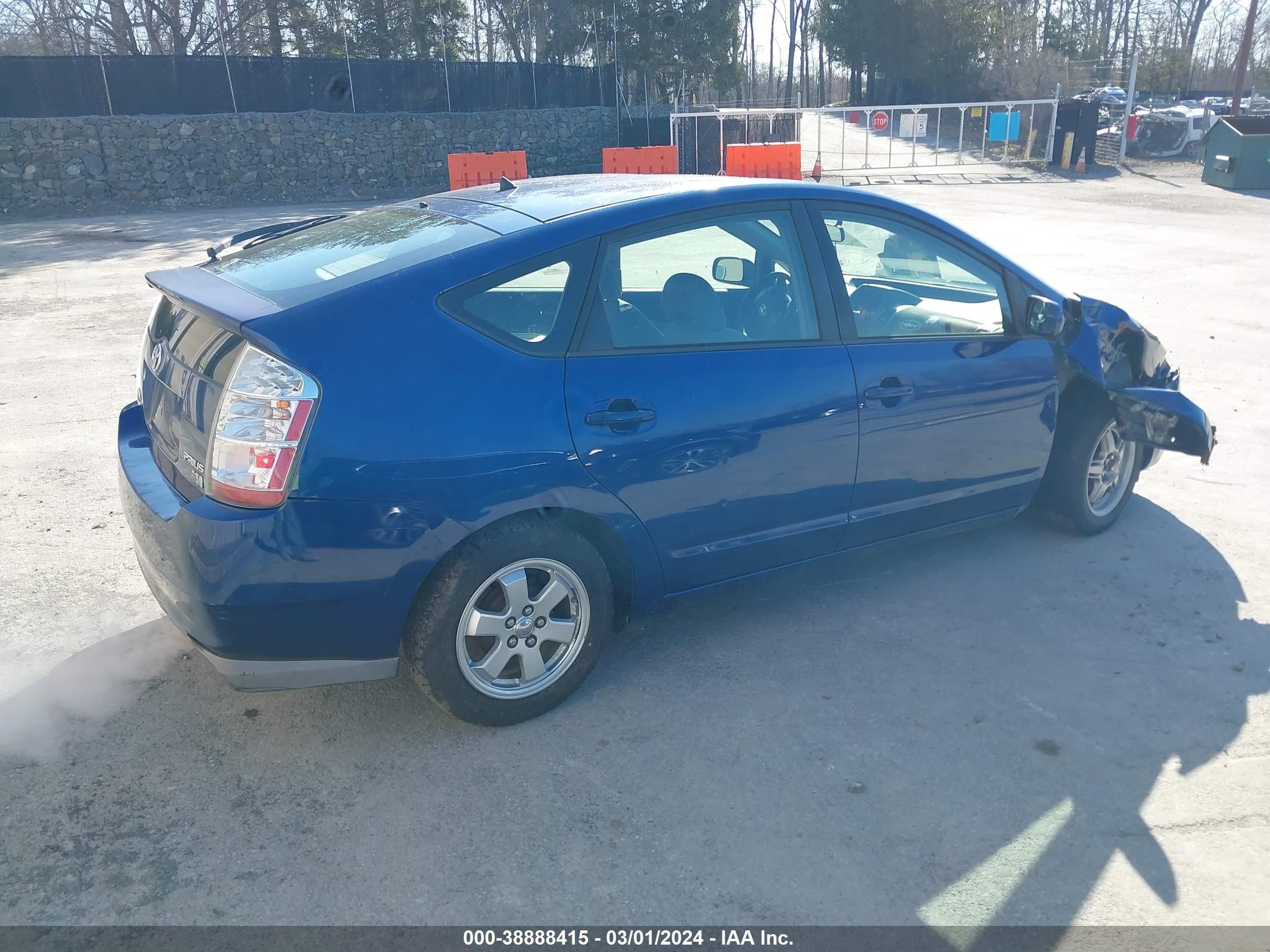 Photo 3 VIN: JTDKB20U087718281 - TOYOTA PRIUS 