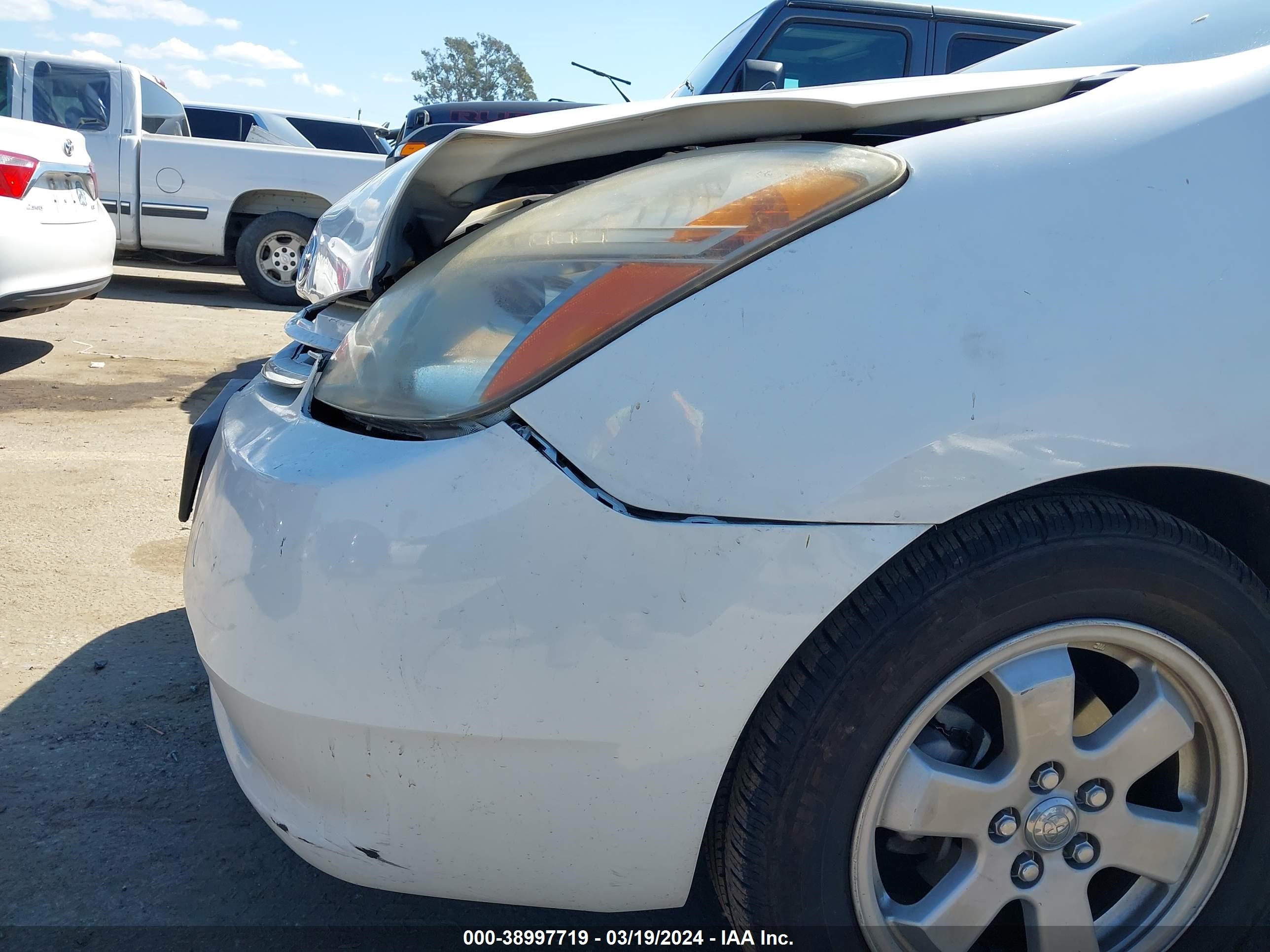 Photo 5 VIN: JTDKB20U087778299 - TOYOTA PRIUS 