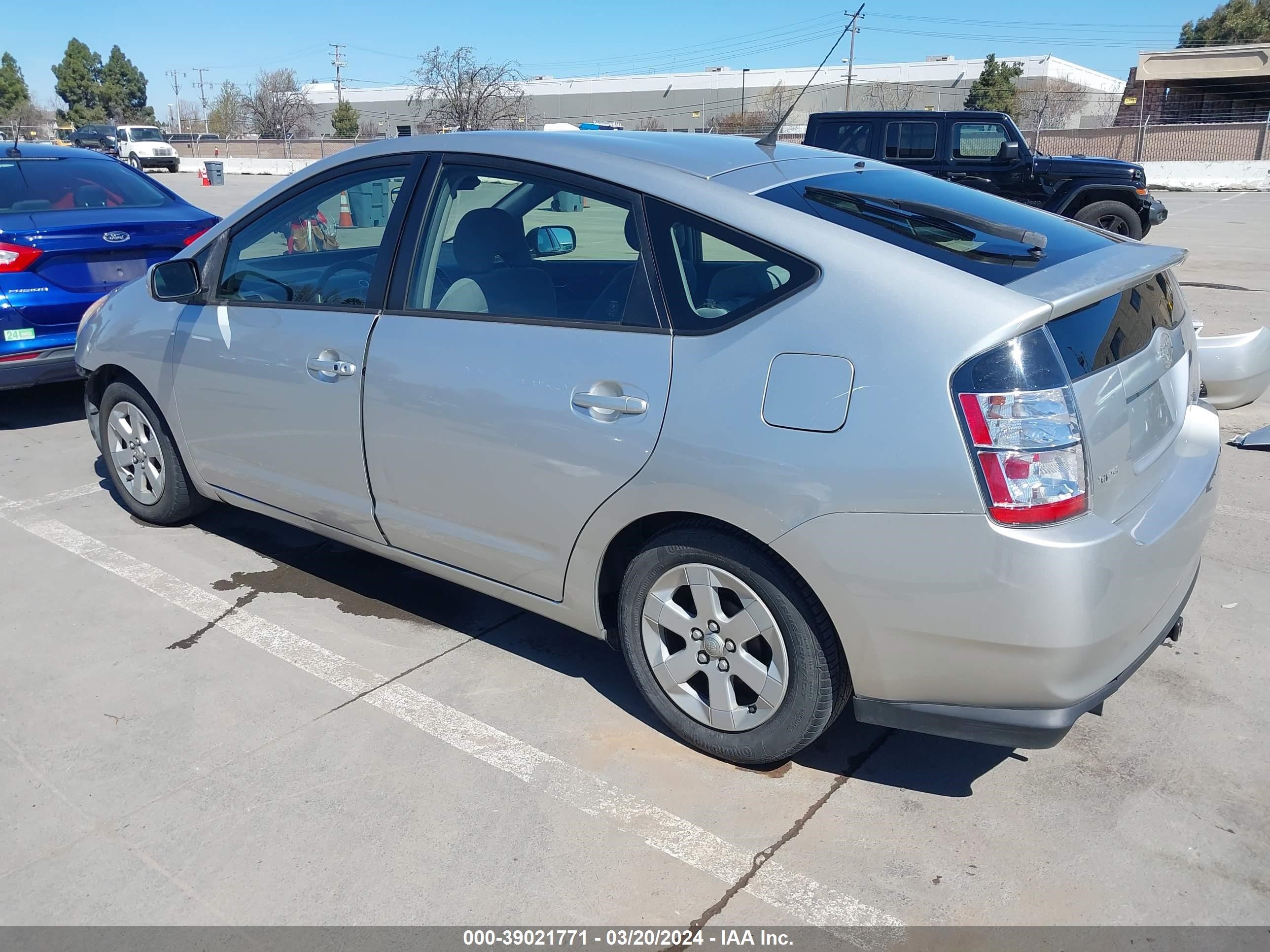 Photo 2 VIN: JTDKB20U157042838 - TOYOTA PRIUS 