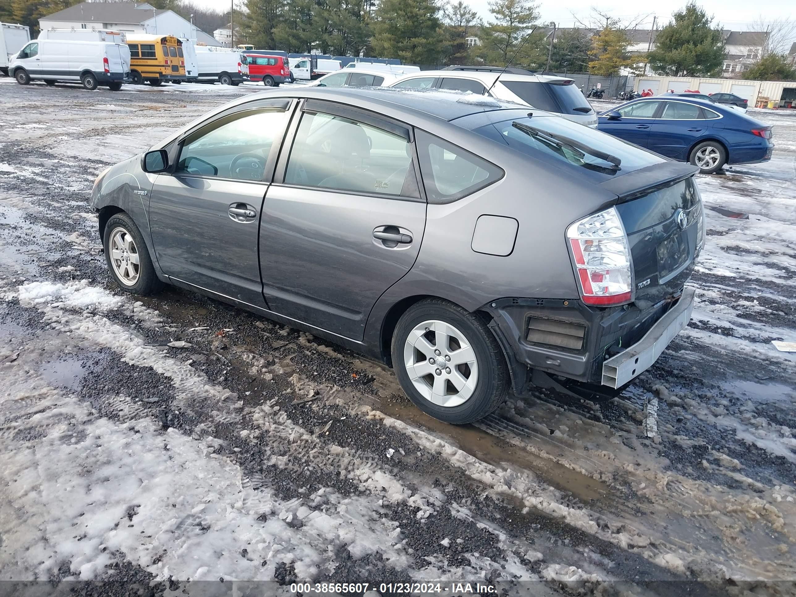 Photo 2 VIN: JTDKB20U183369445 - TOYOTA PRIUS 