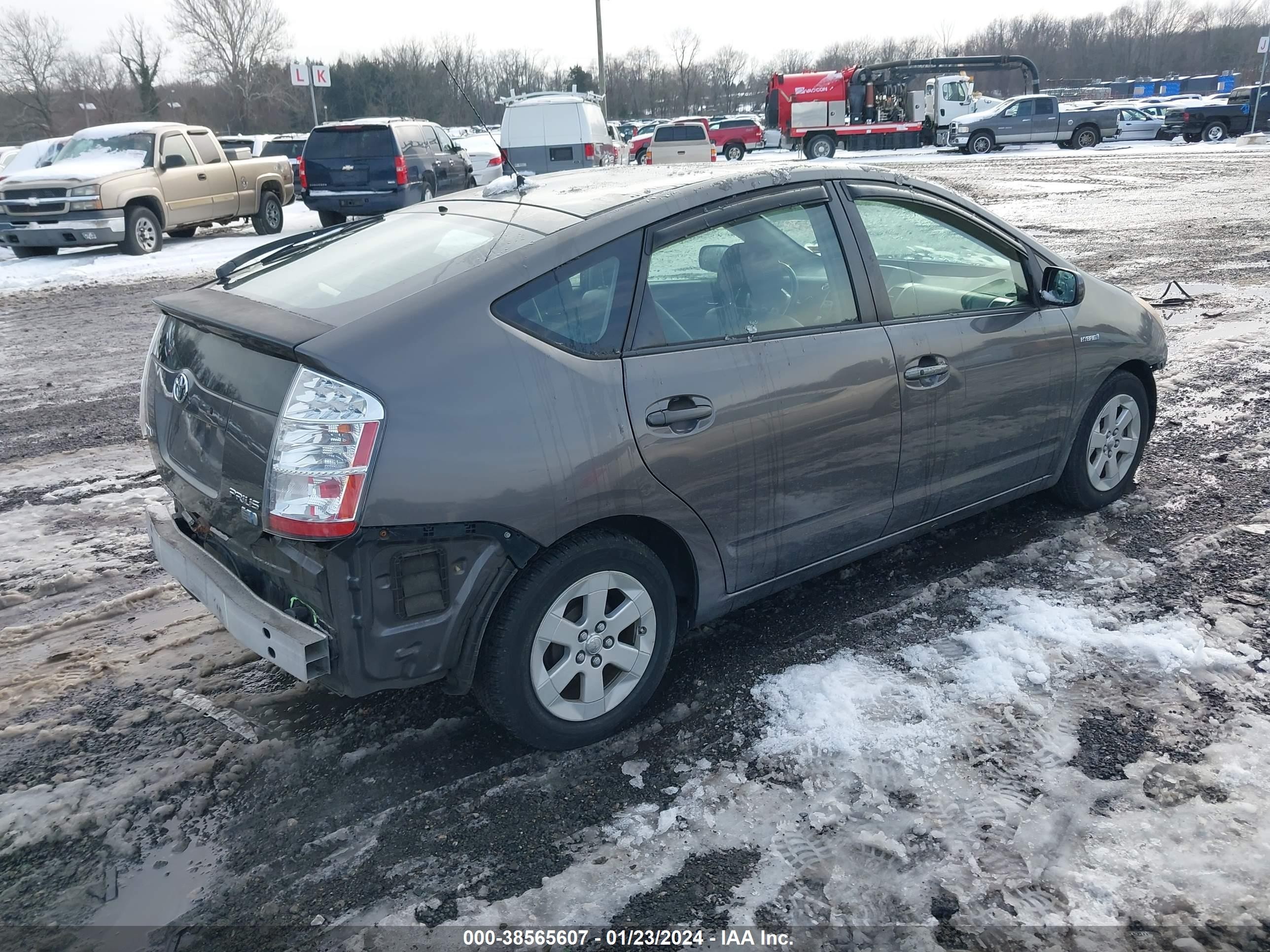 Photo 3 VIN: JTDKB20U183369445 - TOYOTA PRIUS 