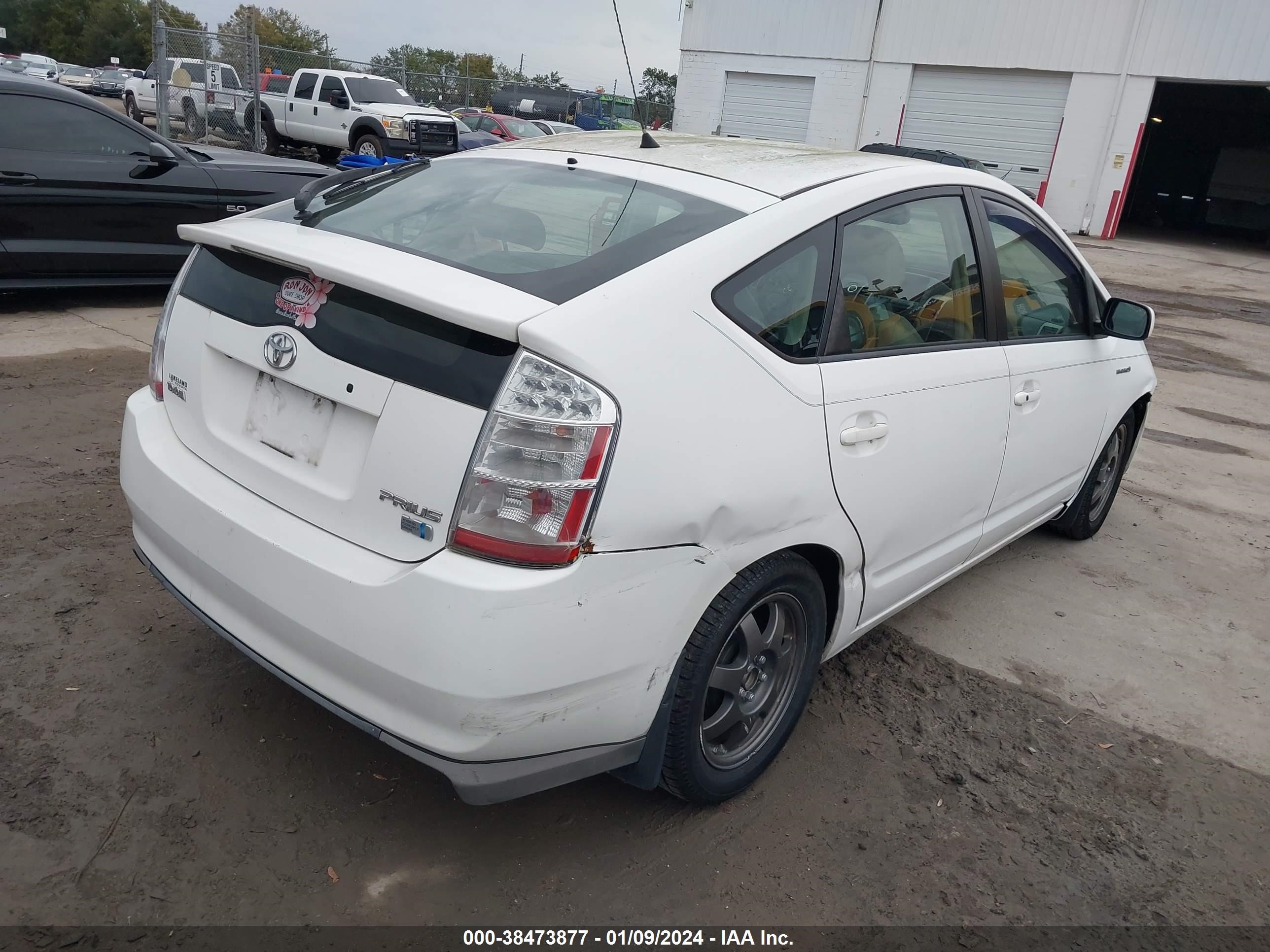 Photo 3 VIN: JTDKB20U183460795 - TOYOTA PRIUS 