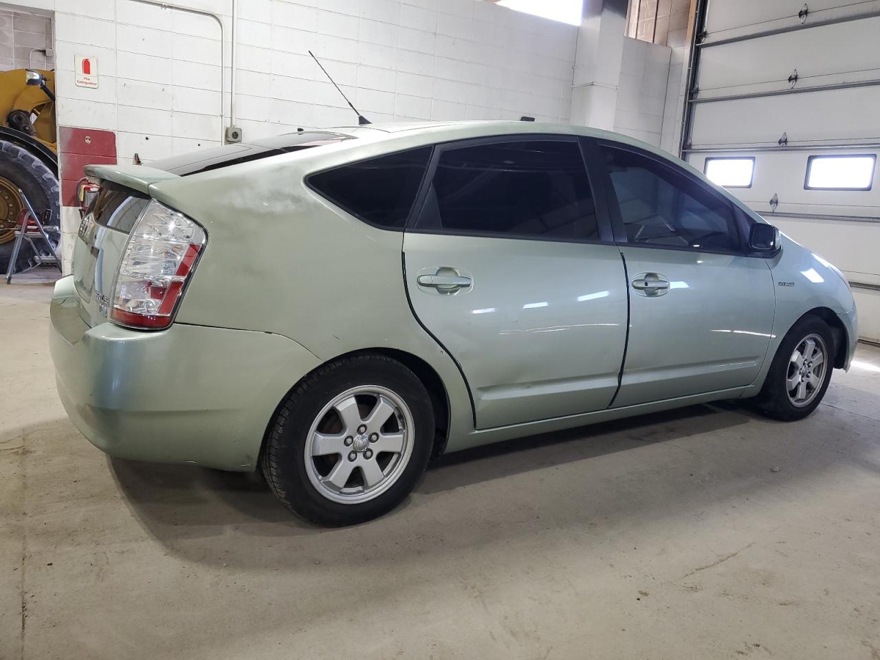 Photo 2 VIN: JTDKB20U187741214 - TOYOTA PRIUS 