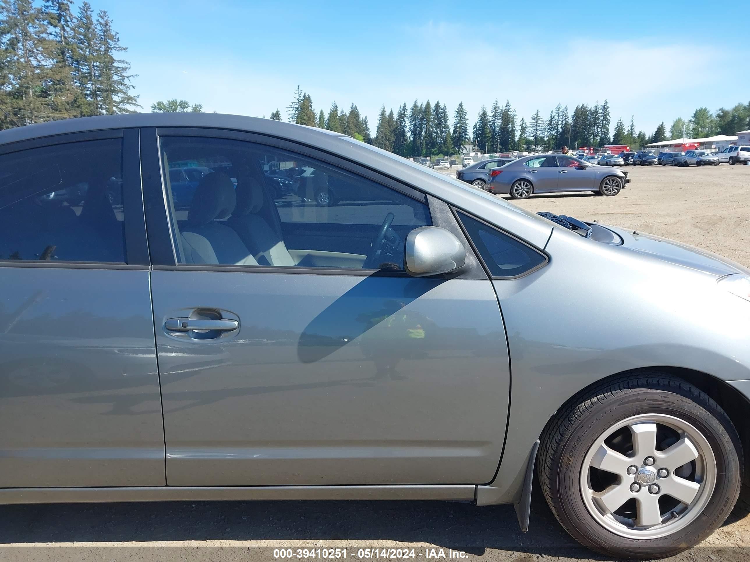 Photo 13 VIN: JTDKB20U253029538 - TOYOTA PRIUS 