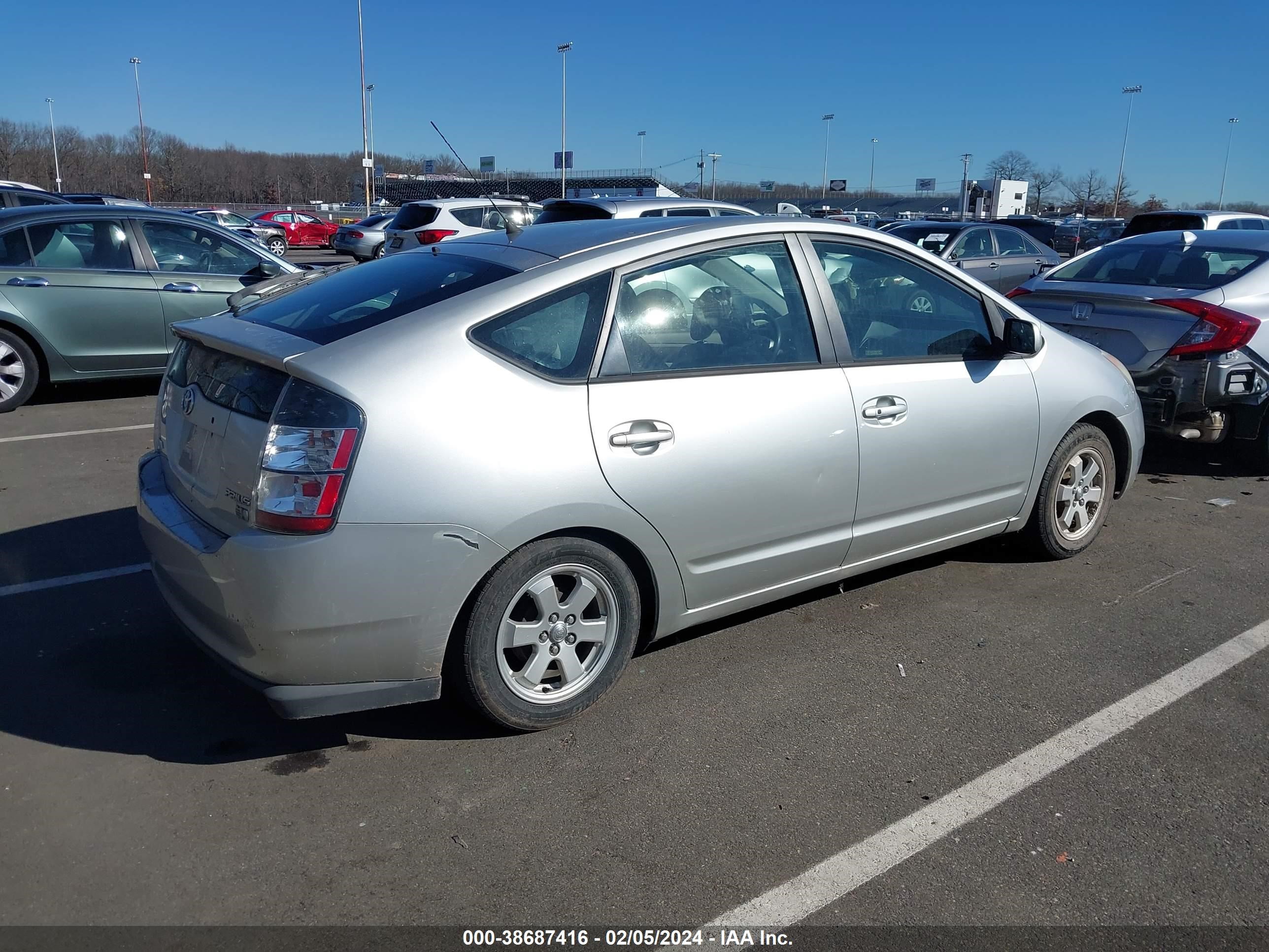 Photo 3 VIN: JTDKB20U253077105 - TOYOTA PRIUS 