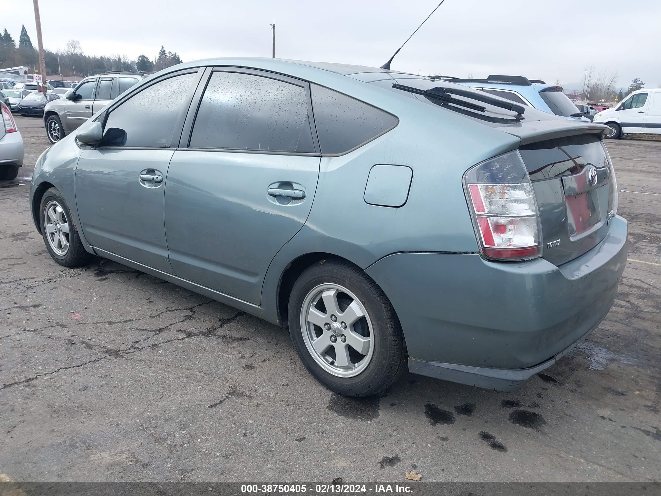 Photo 2 VIN: JTDKB20U253112113 - TOYOTA PRIUS 