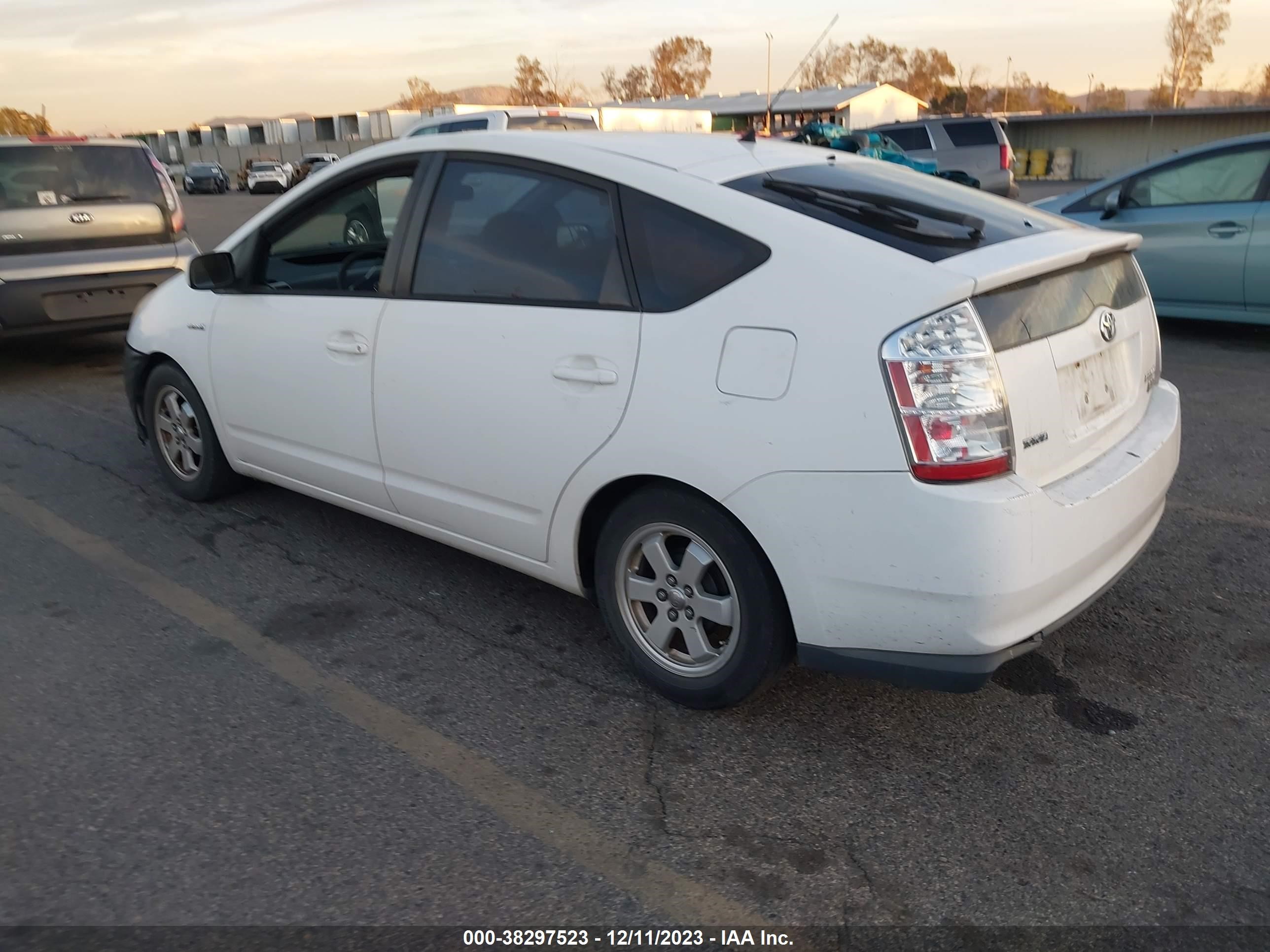 Photo 2 VIN: JTDKB20U263136591 - TOYOTA PRIUS 