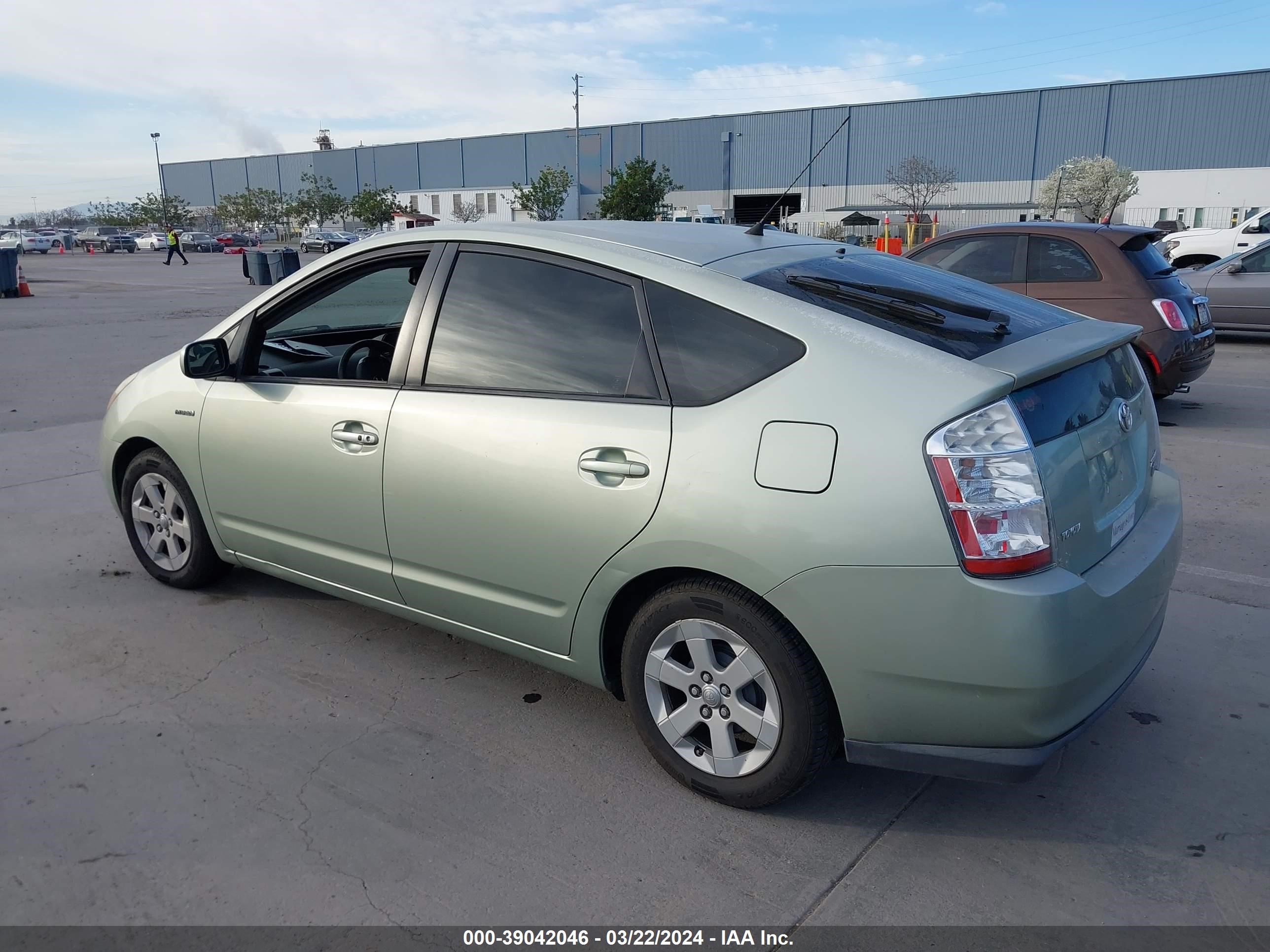 Photo 2 VIN: JTDKB20U267533131 - TOYOTA PRIUS 