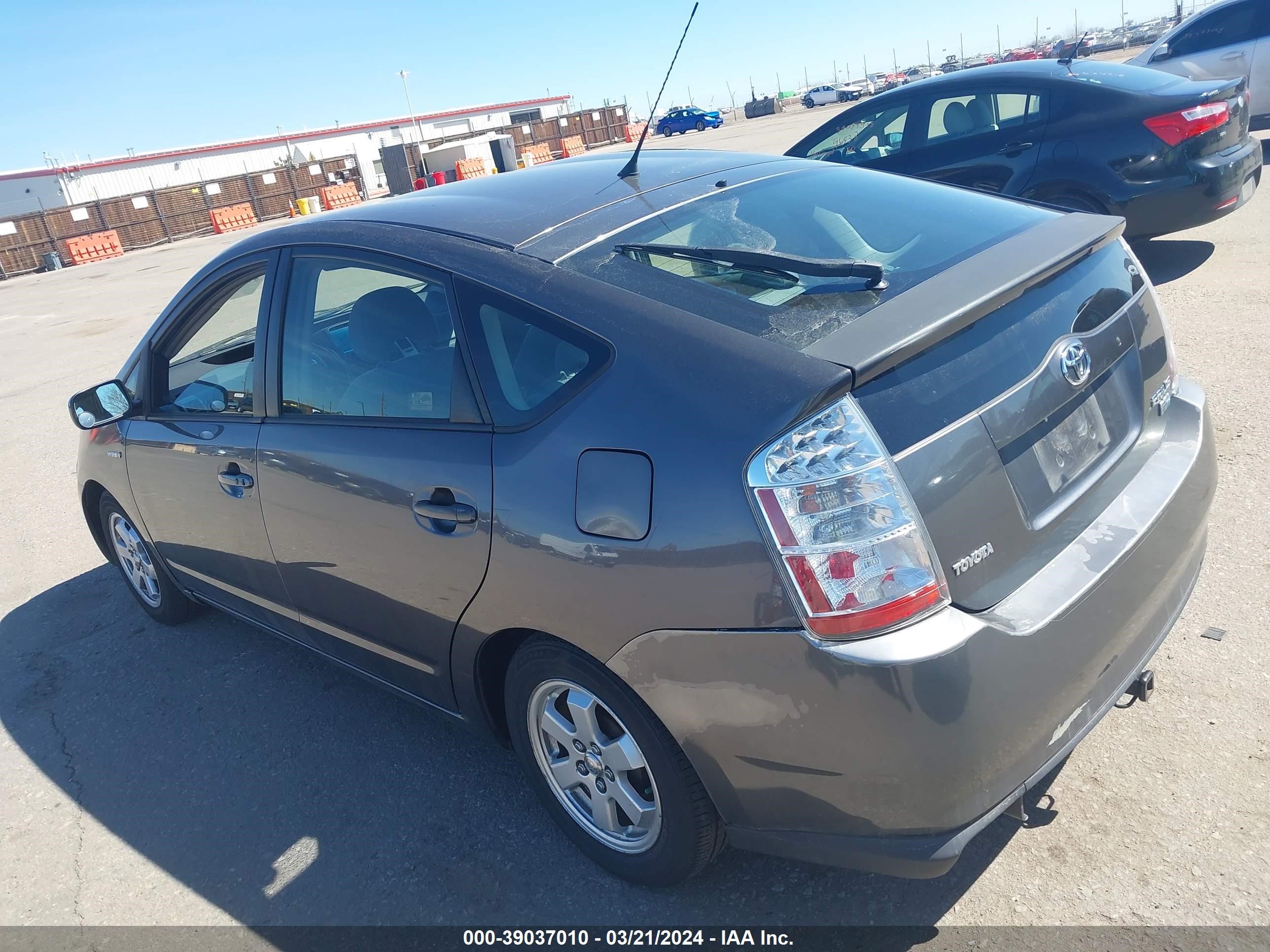 Photo 2 VIN: JTDKB20U273292115 - TOYOTA PRIUS 