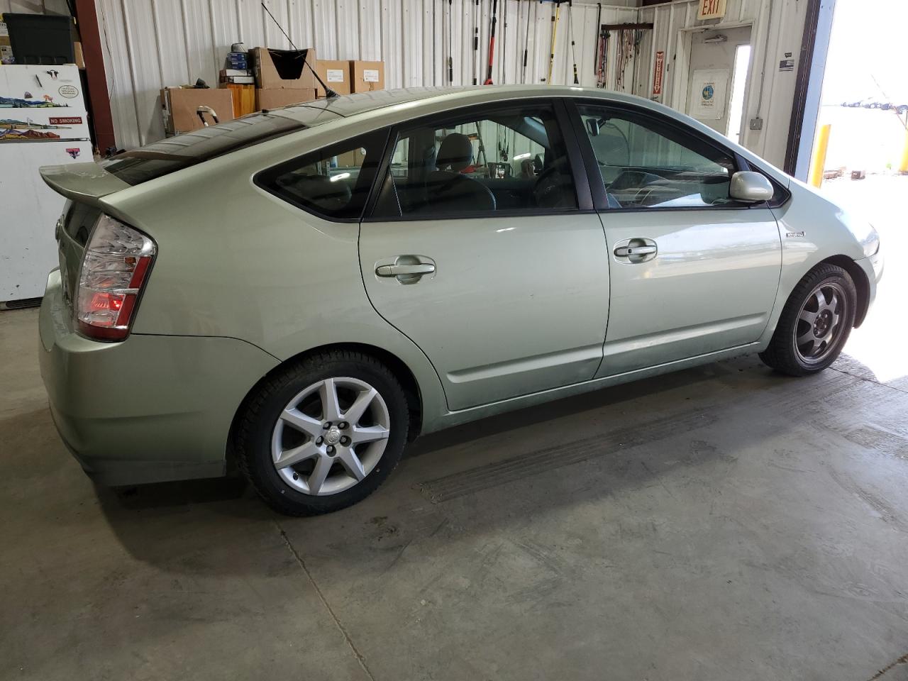 Photo 2 VIN: JTDKB20U277622862 - TOYOTA PRIUS 