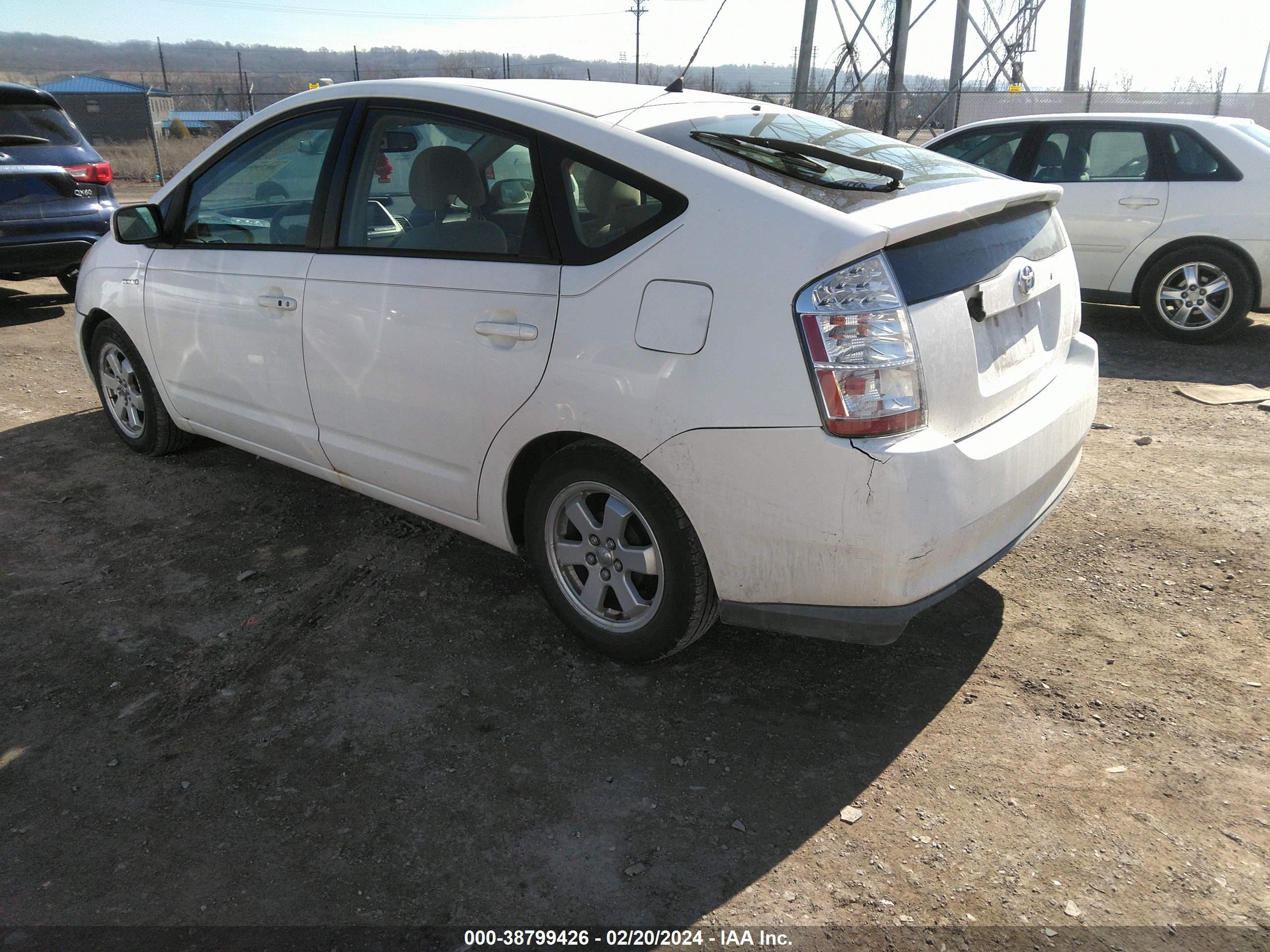 Photo 2 VIN: JTDKB20U277683368 - TOYOTA PRIUS 