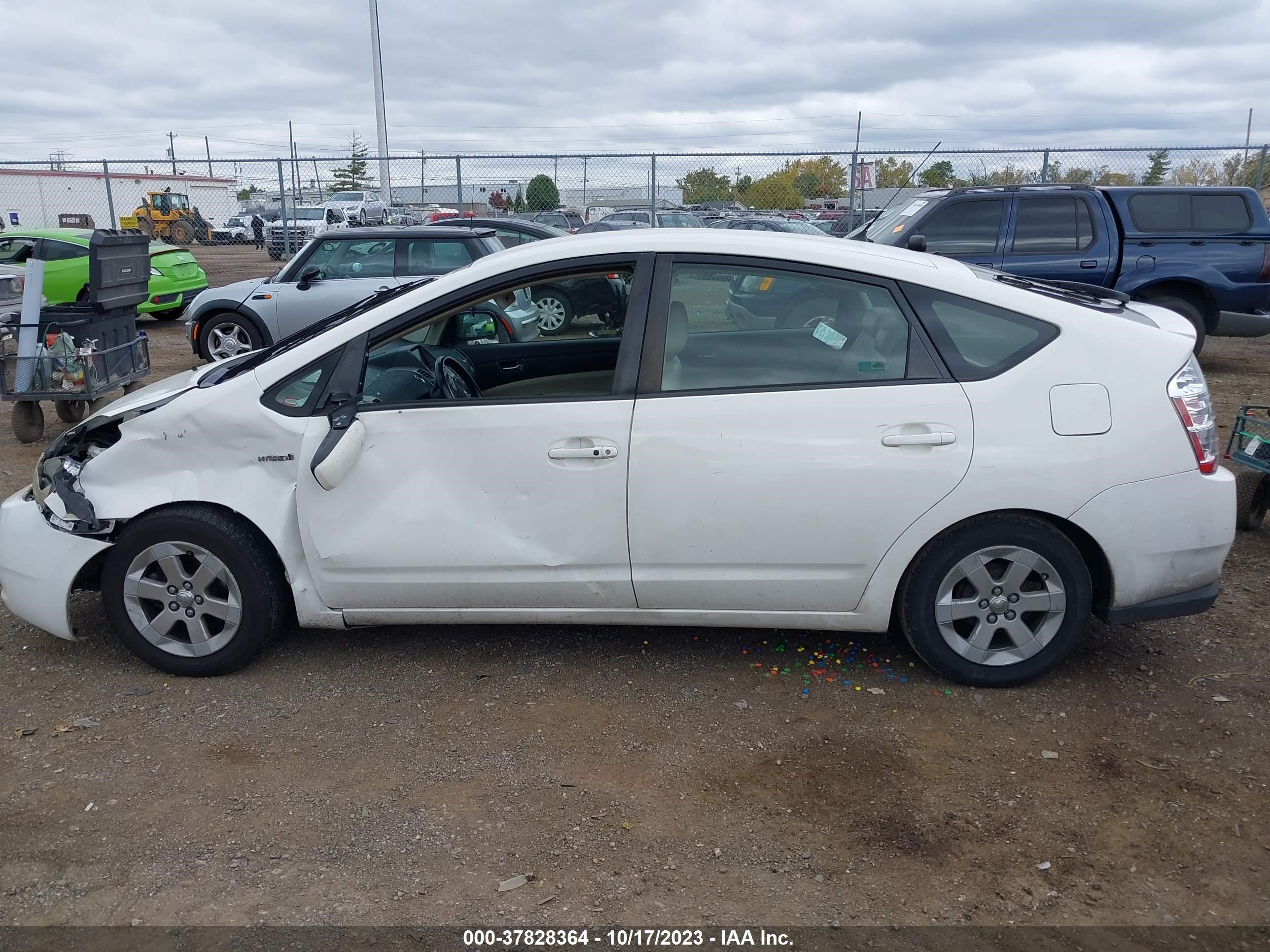 Photo 13 VIN: JTDKB20U283298112 - TOYOTA PRIUS 