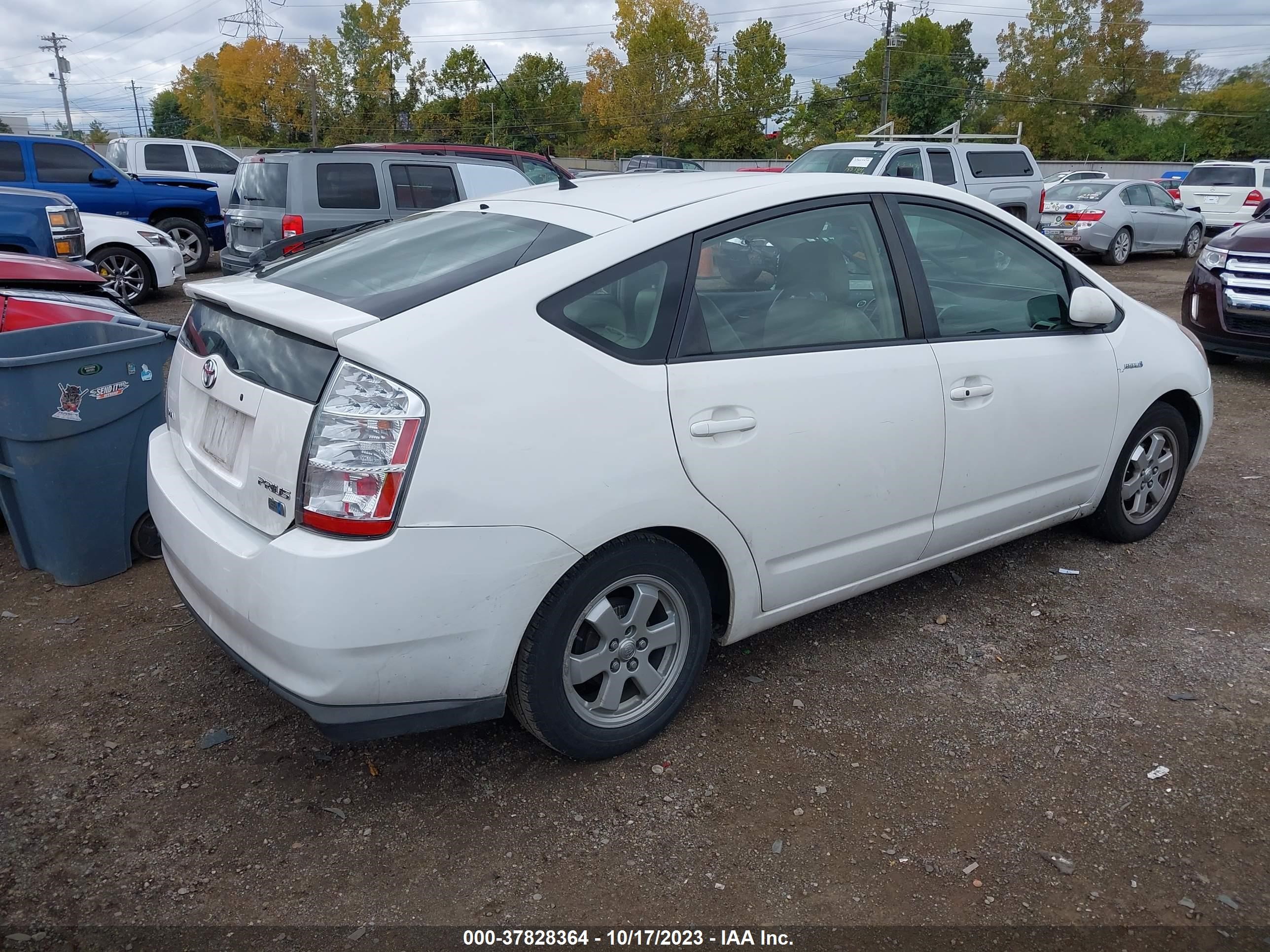 Photo 3 VIN: JTDKB20U283298112 - TOYOTA PRIUS 