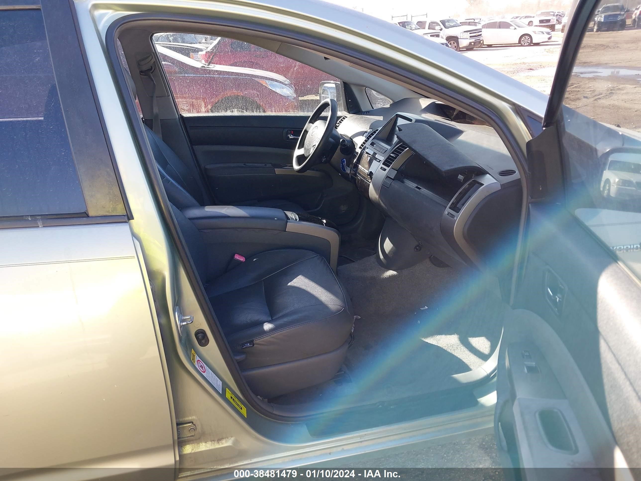 Photo 4 VIN: JTDKB20U283340973 - TOYOTA PRIUS 