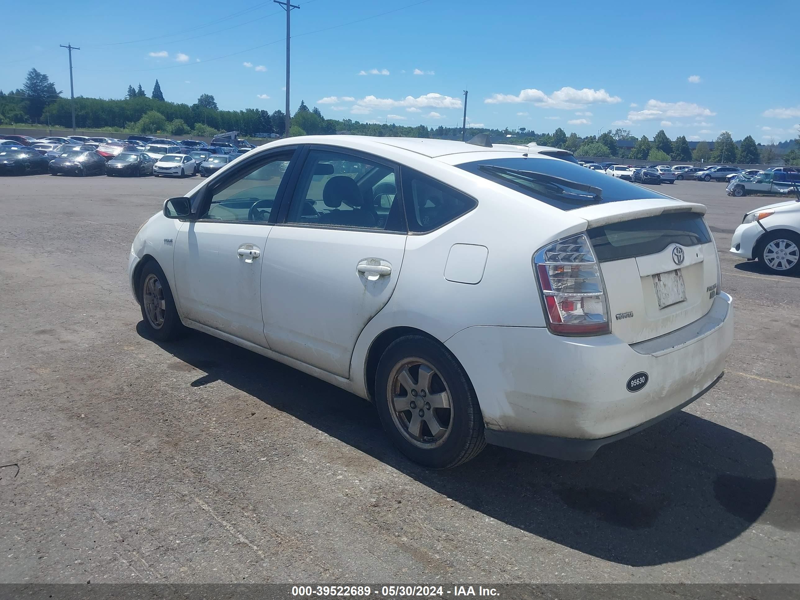 Photo 2 VIN: JTDKB20U283353075 - TOYOTA PRIUS 