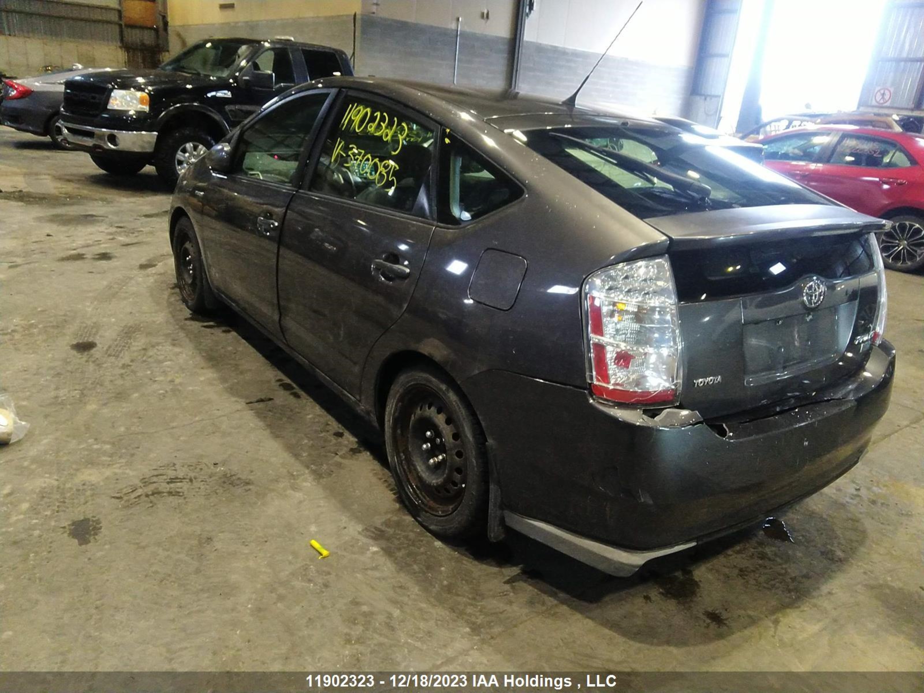 Photo 2 VIN: JTDKB20U283370085 - TOYOTA PRIUS 