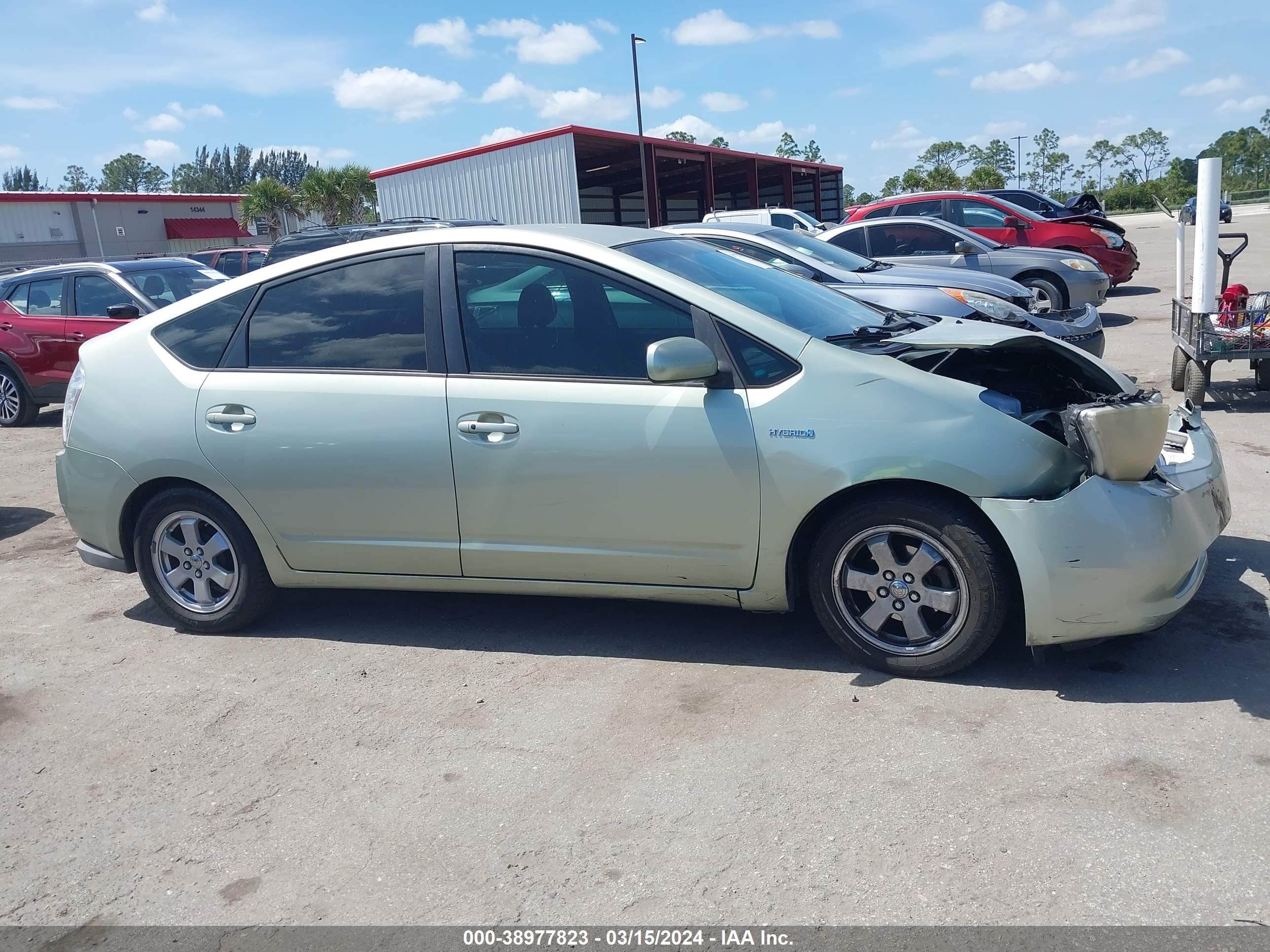 Photo 12 VIN: JTDKB20U283428017 - TOYOTA PRIUS 