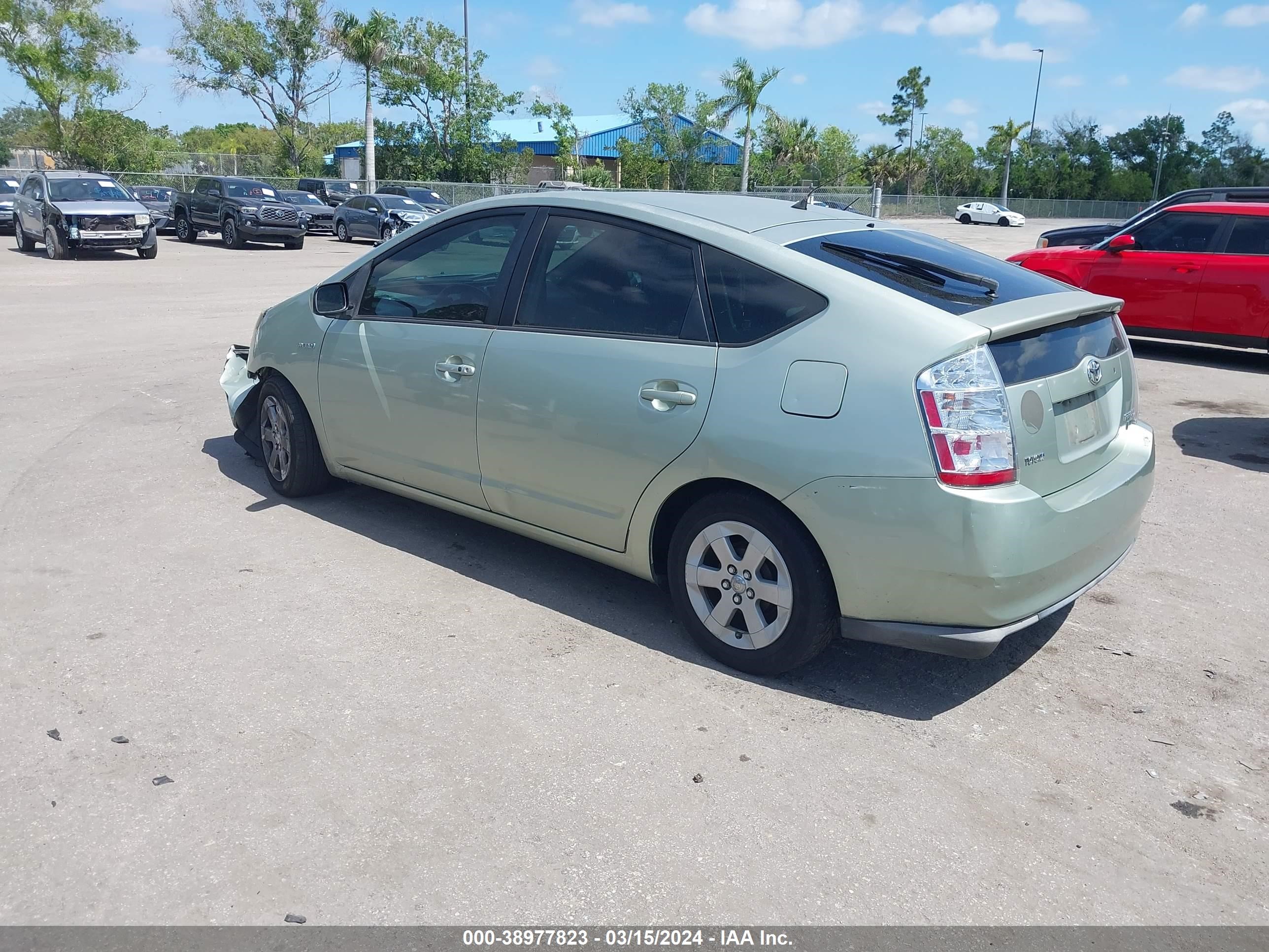 Photo 2 VIN: JTDKB20U283428017 - TOYOTA PRIUS 