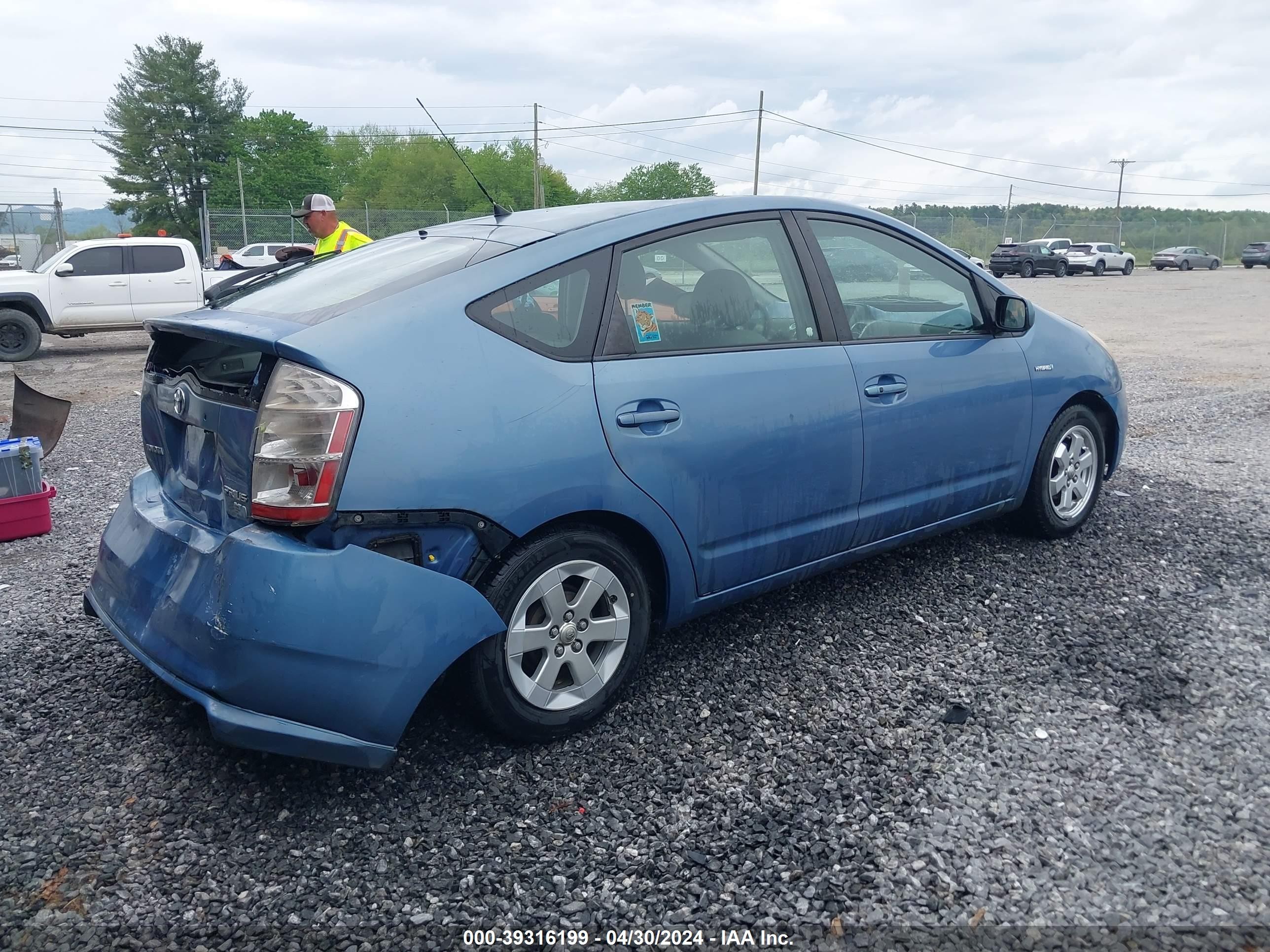 Photo 3 VIN: JTDKB20U287789661 - TOYOTA PRIUS 