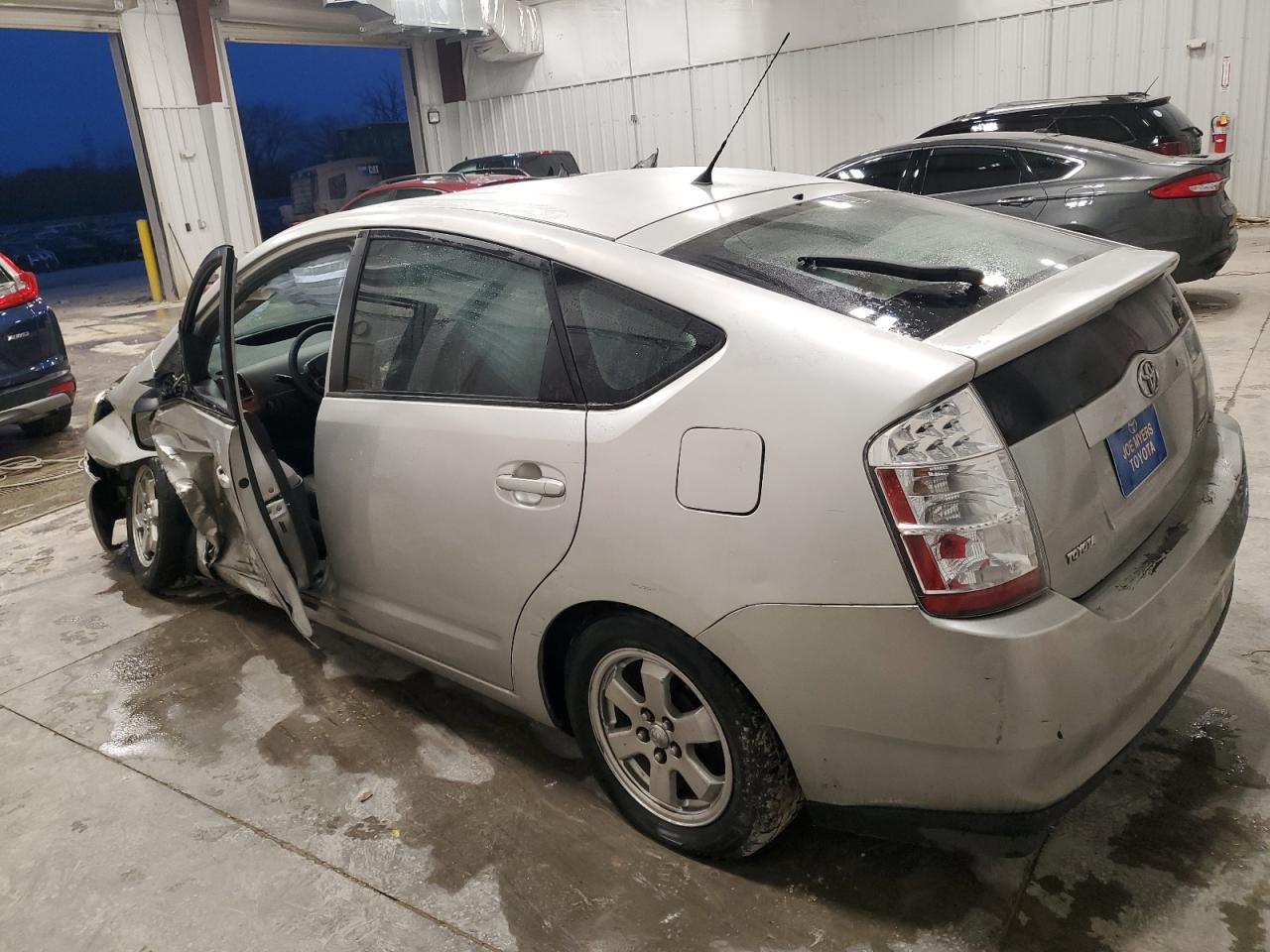 Photo 1 VIN: JTDKB20U353064749 - TOYOTA PRIUS 