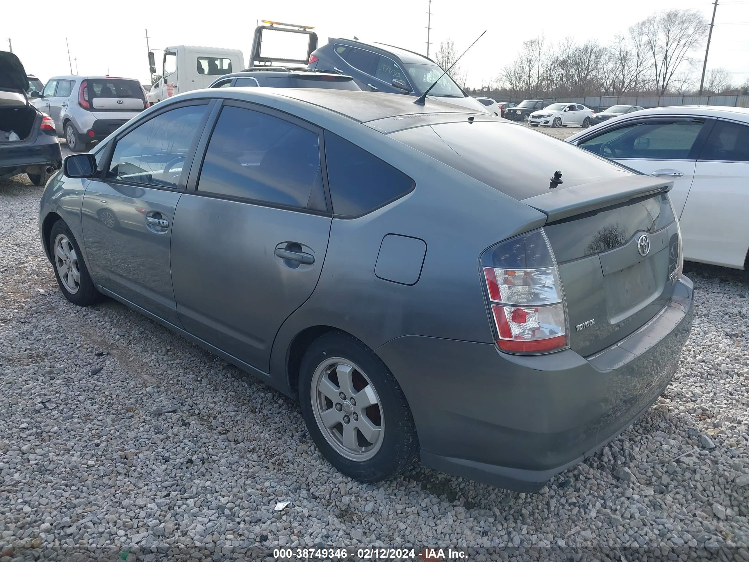 Photo 2 VIN: JTDKB20U353065240 - TOYOTA PRIUS 