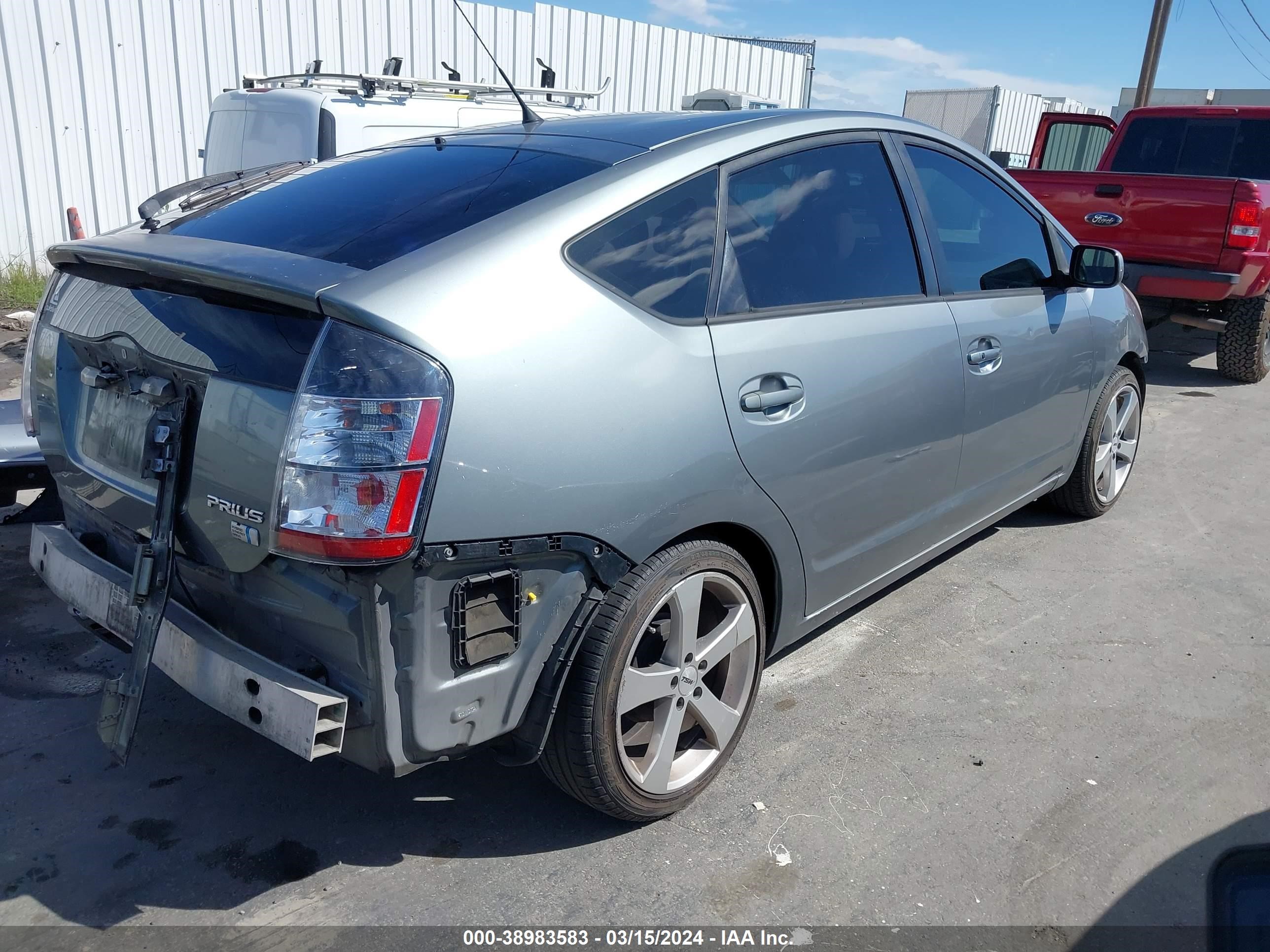 Photo 3 VIN: JTDKB20U353083026 - TOYOTA PRIUS 