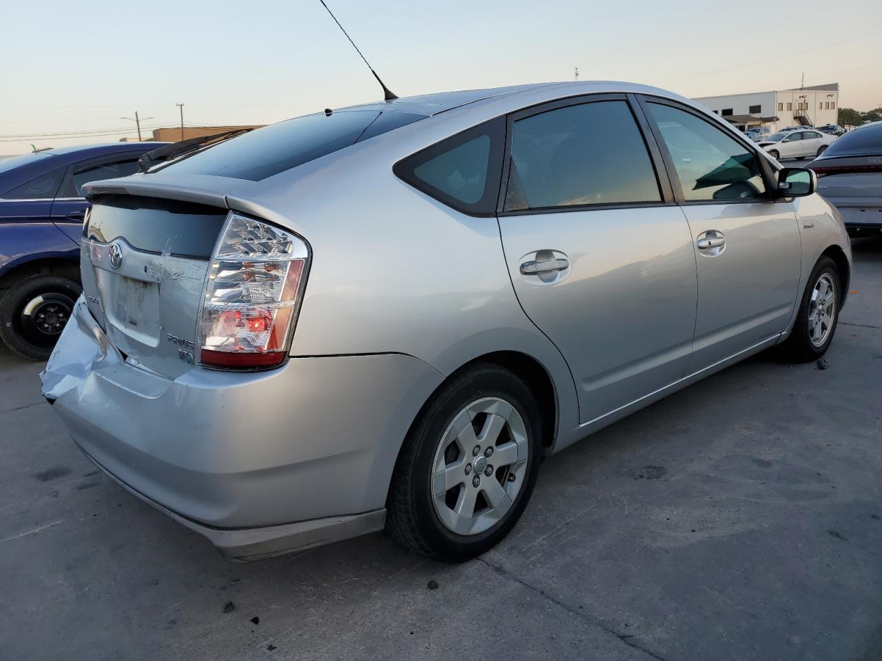 Photo 2 VIN: JTDKB20U373277378 - TOYOTA PRIUS 