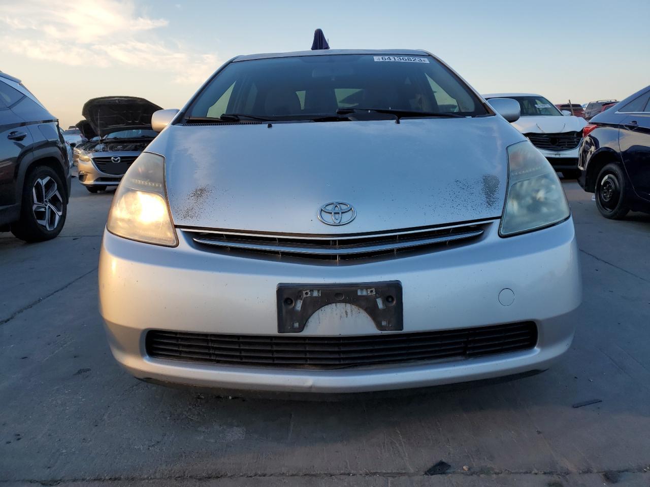 Photo 4 VIN: JTDKB20U373277378 - TOYOTA PRIUS 