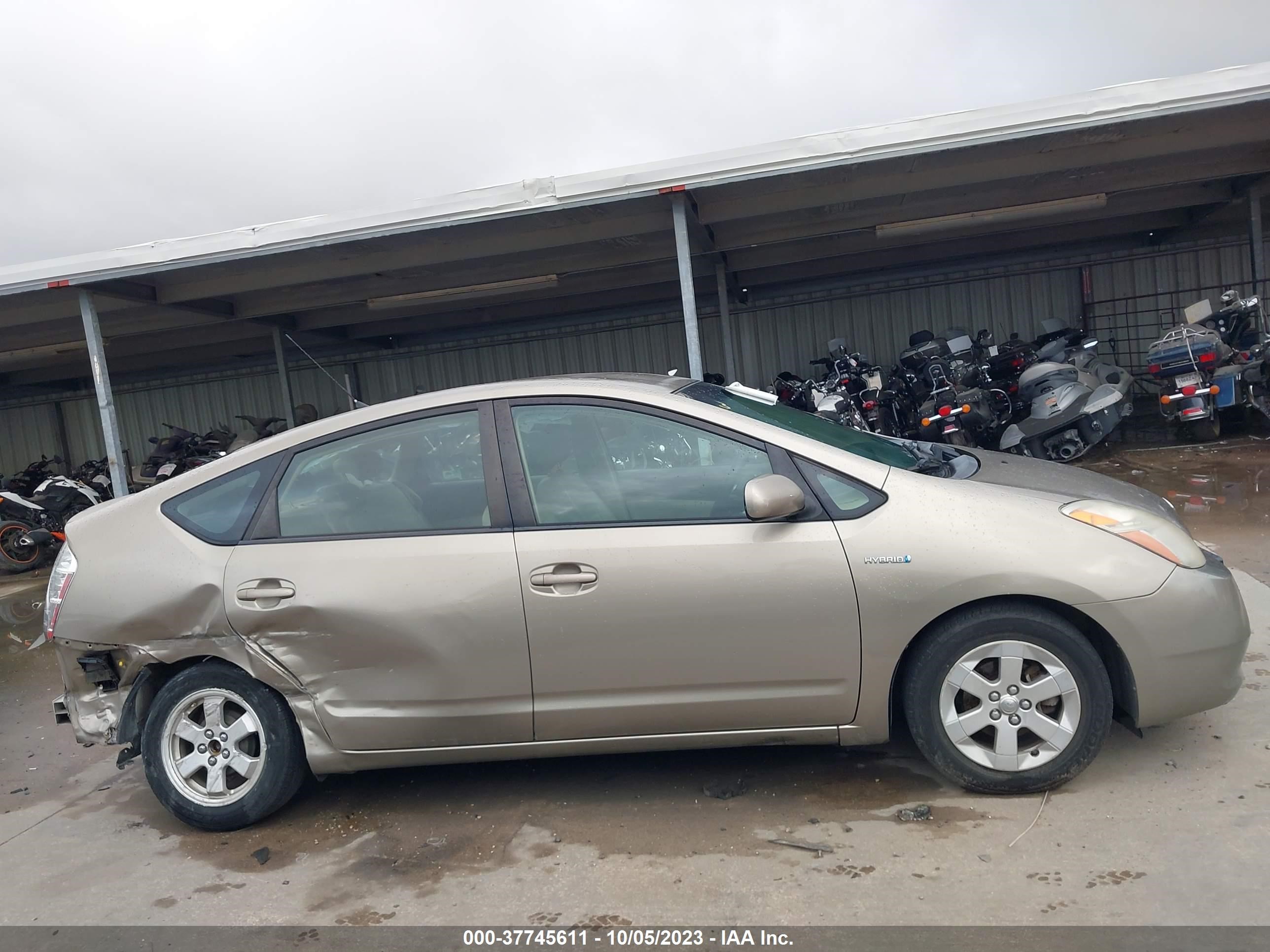 Photo 12 VIN: JTDKB20U373293709 - TOYOTA PRIUS 