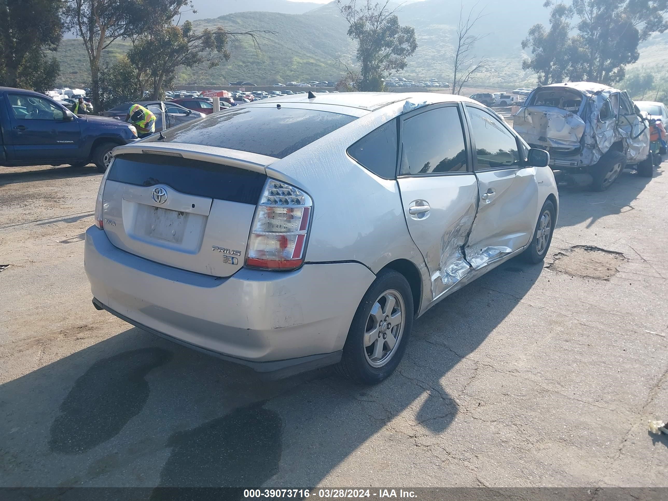 Photo 3 VIN: JTDKB20U377545693 - TOYOTA PRIUS 