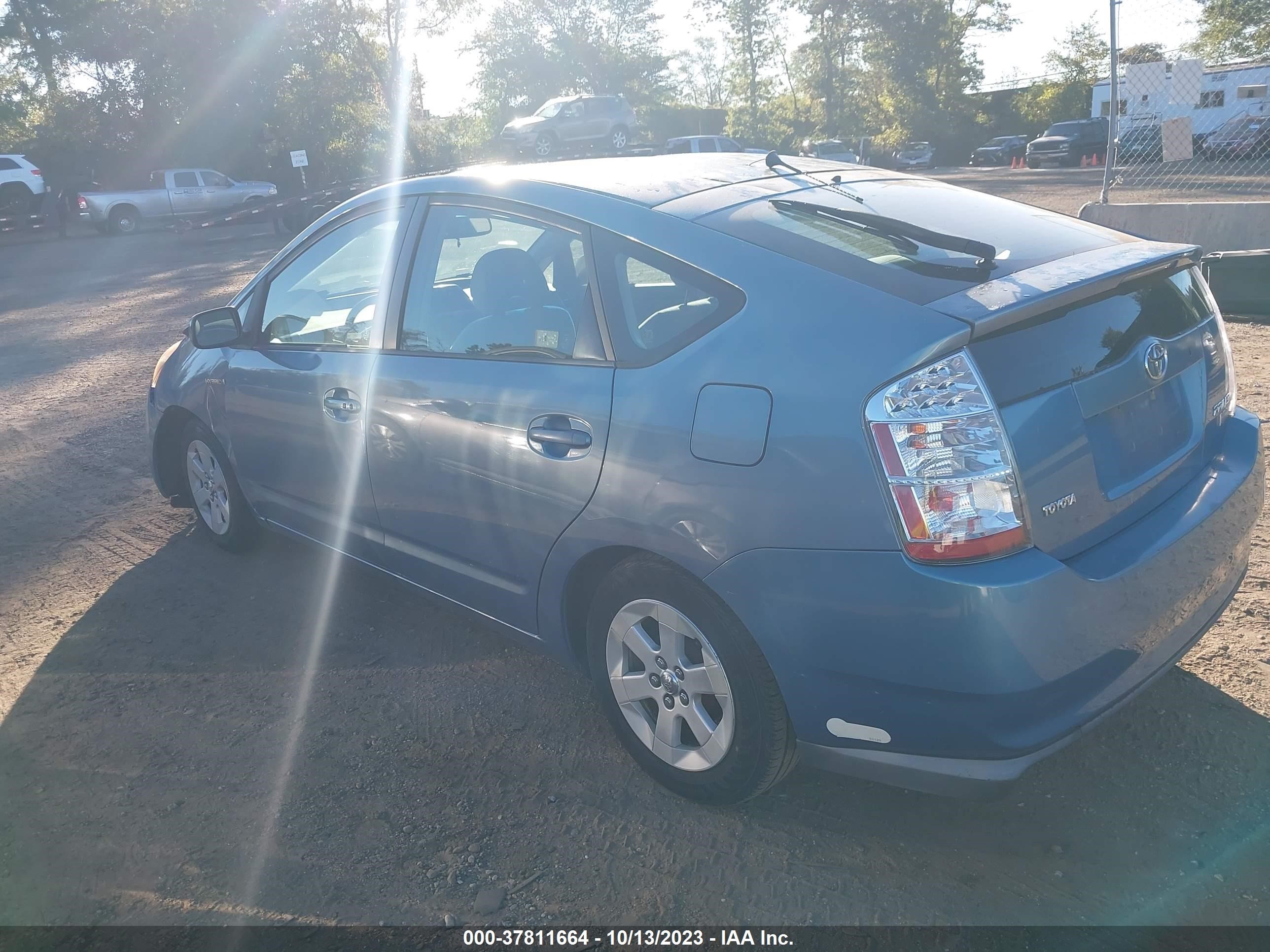 Photo 2 VIN: JTDKB20U377636852 - TOYOTA PRIUS 