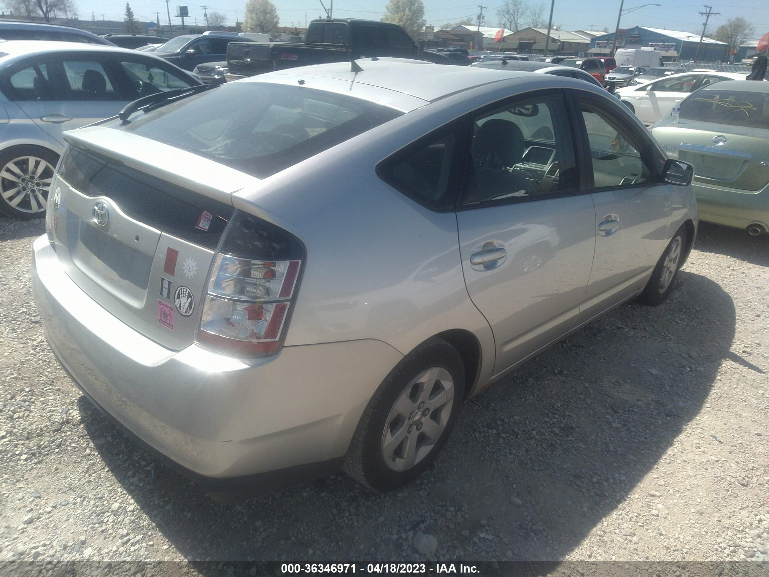 Photo 3 VIN: JTDKB20U440046714 - TOYOTA PRIUS 