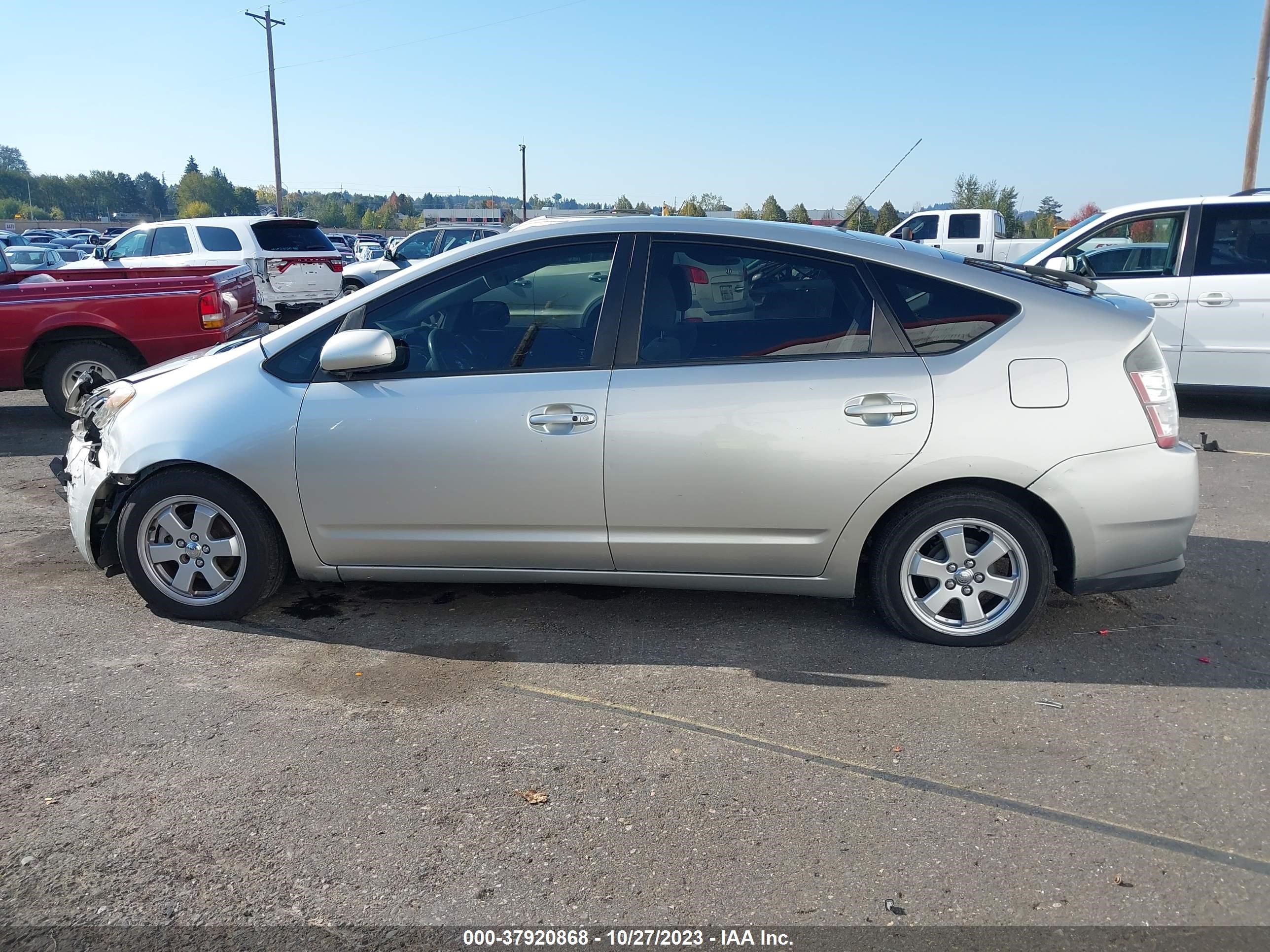 Photo 13 VIN: JTDKB20U440088476 - TOYOTA PRIUS 