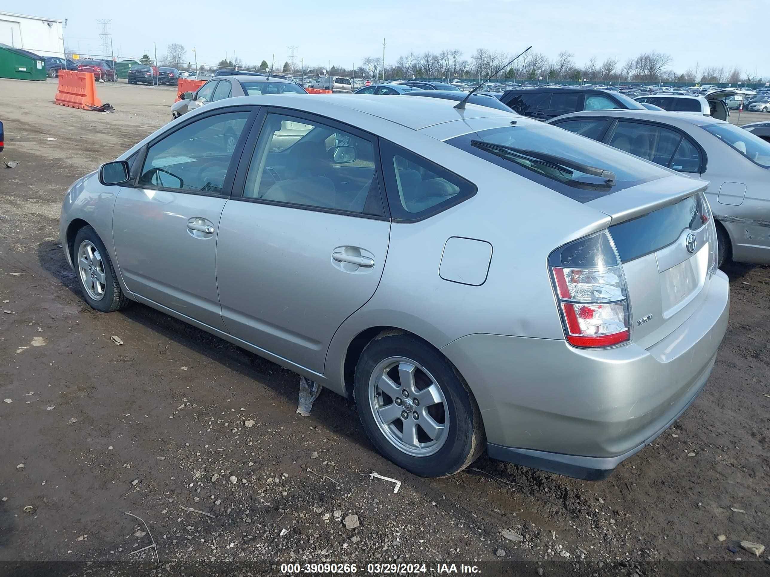 Photo 2 VIN: JTDKB20U453121234 - TOYOTA PRIUS 