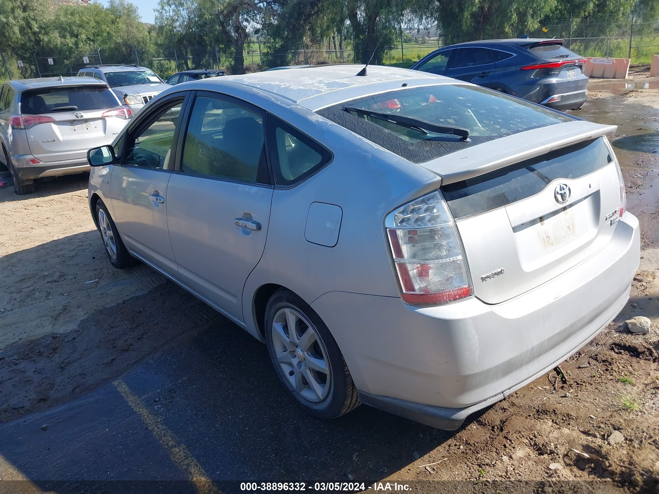 Photo 2 VIN: JTDKB20U477596328 - TOYOTA PRIUS 