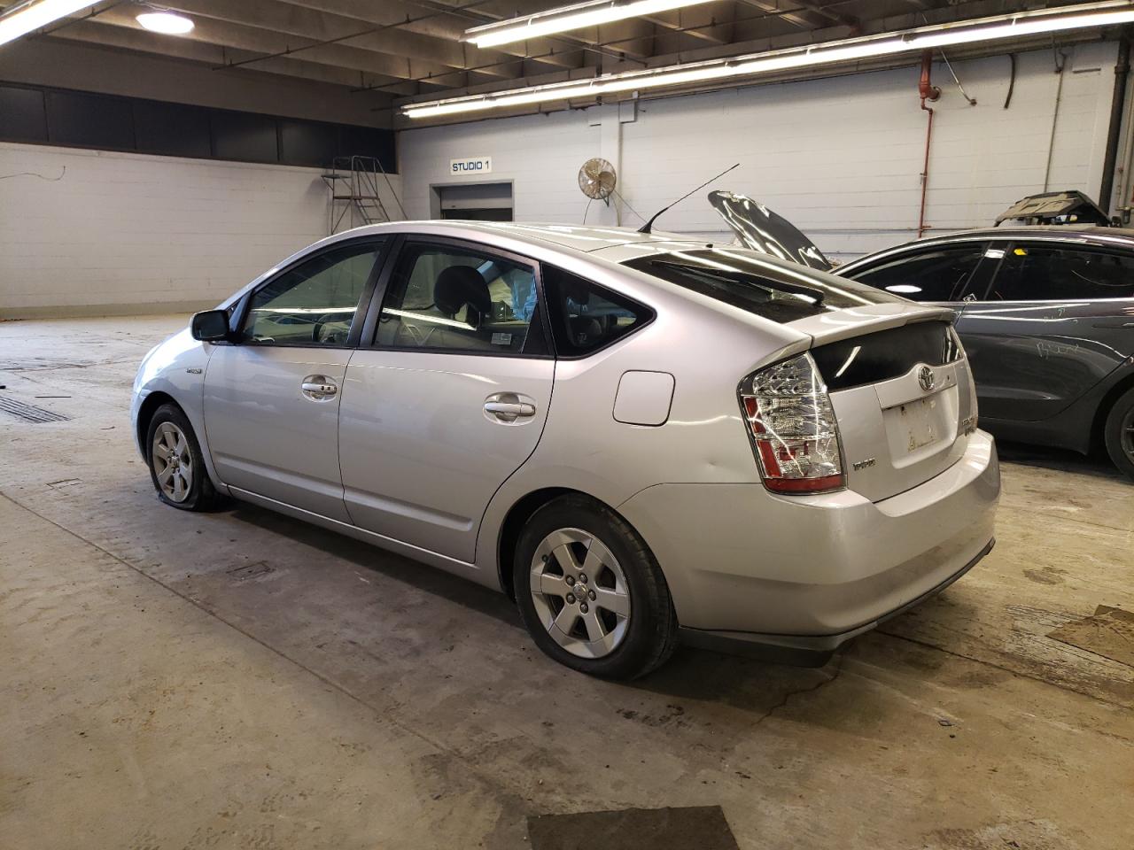 Photo 1 VIN: JTDKB20U483369780 - TOYOTA PRIUS 