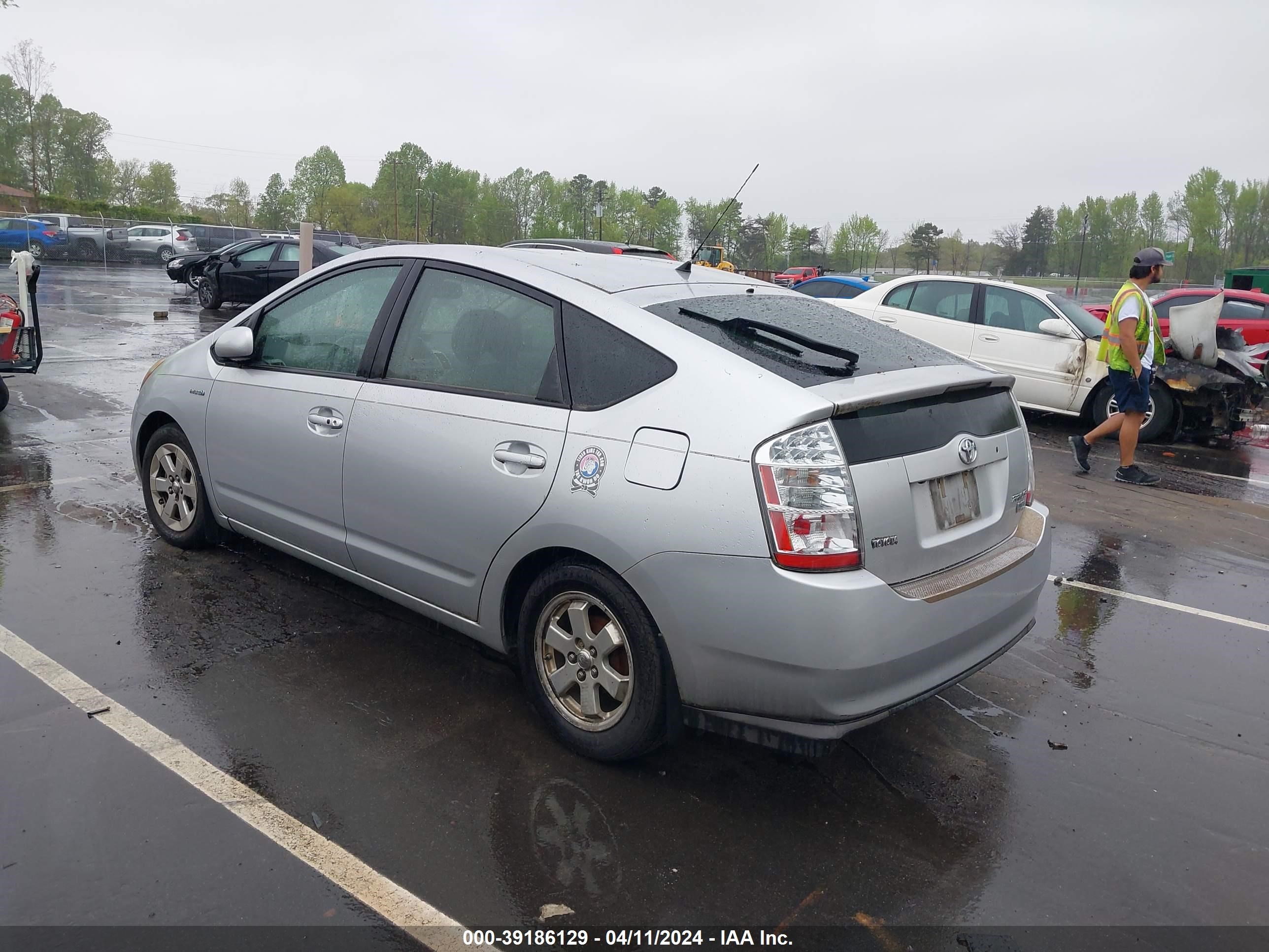 Photo 2 VIN: JTDKB20U483386935 - TOYOTA PRIUS 