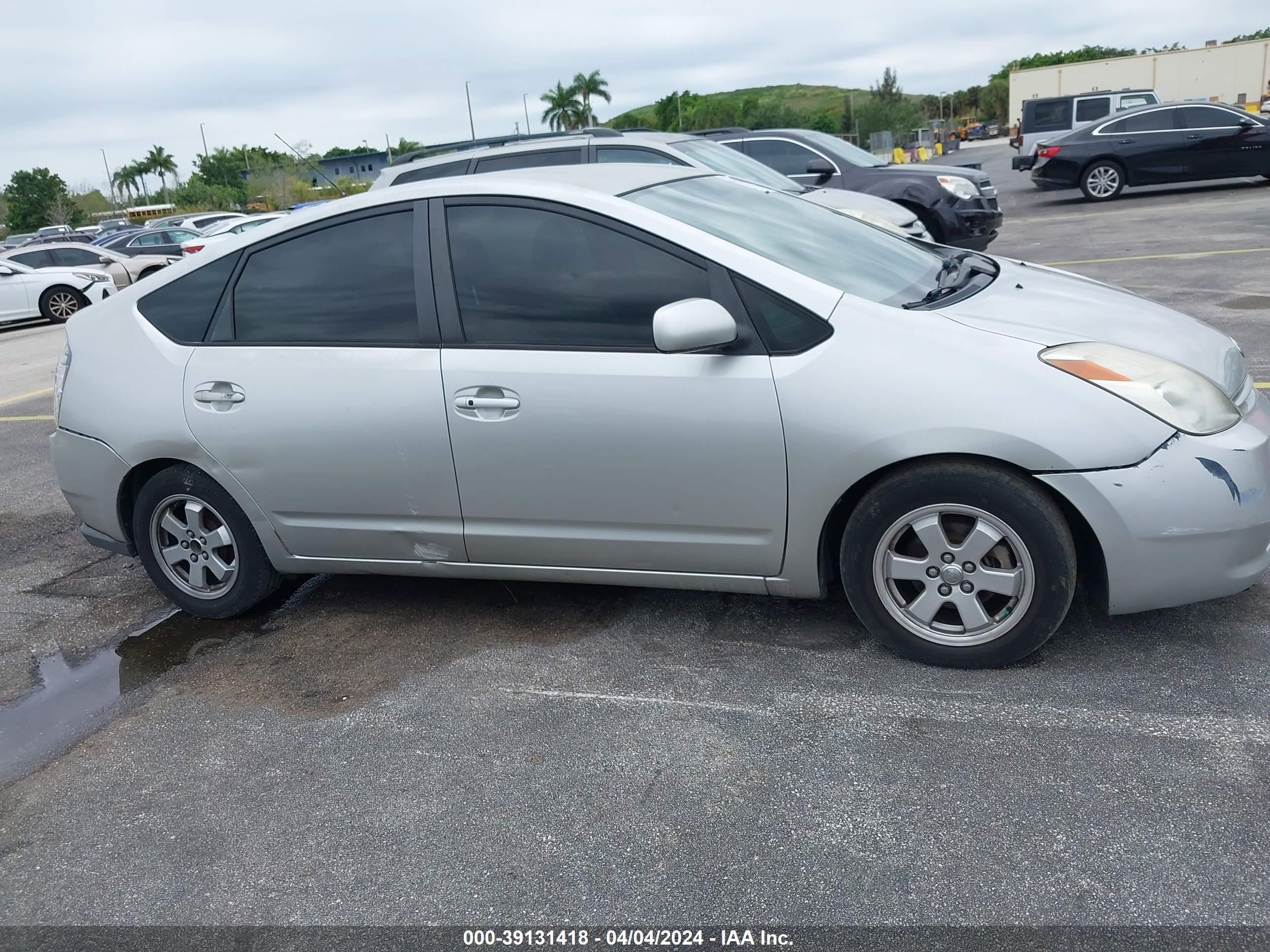 Photo 5 VIN: JTDKB20U553063392 - TOYOTA PRIUS 