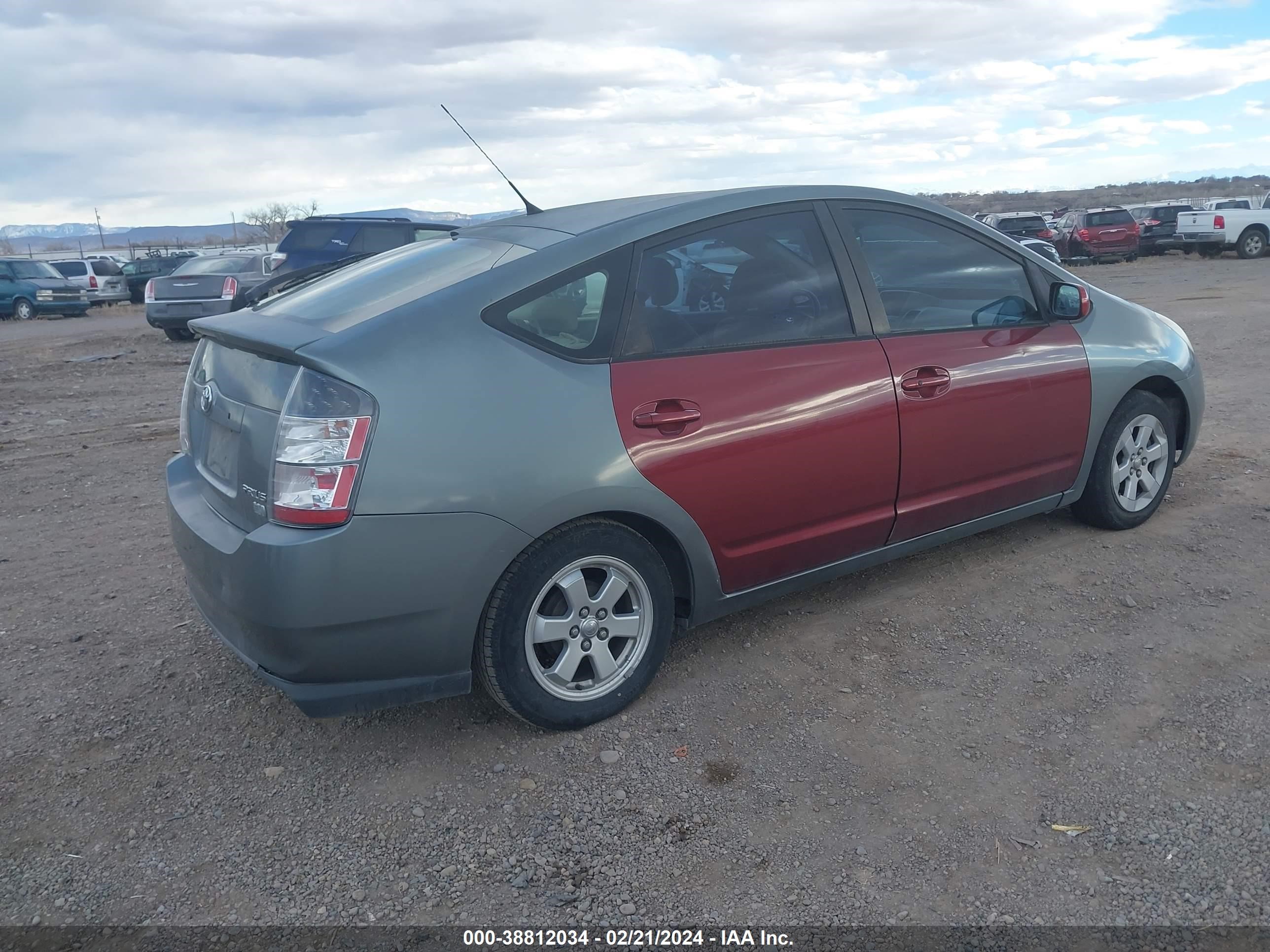 Photo 3 VIN: JTDKB20U553083951 - TOYOTA PRIUS 