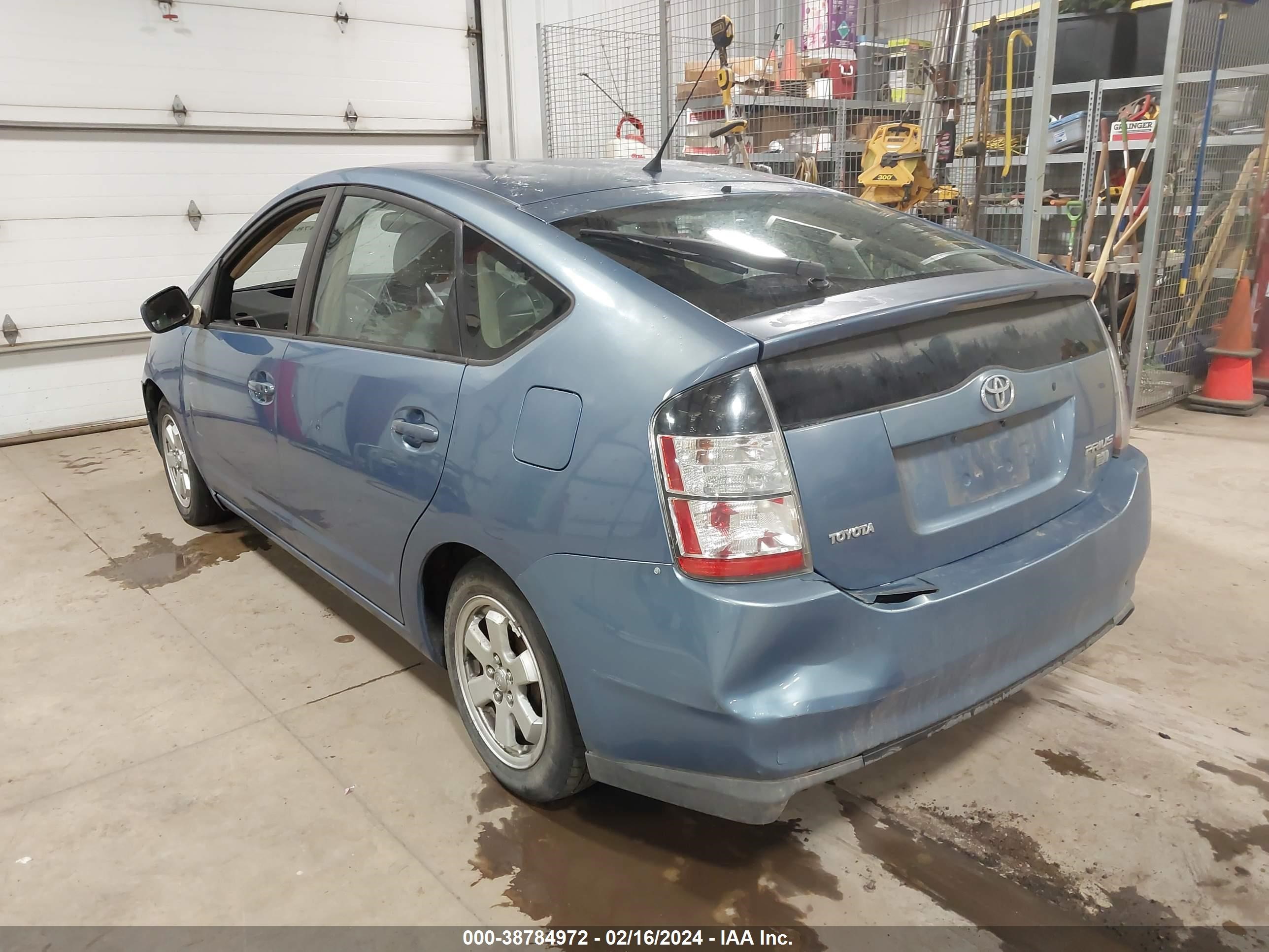 Photo 2 VIN: JTDKB20U557053129 - TOYOTA PRIUS 