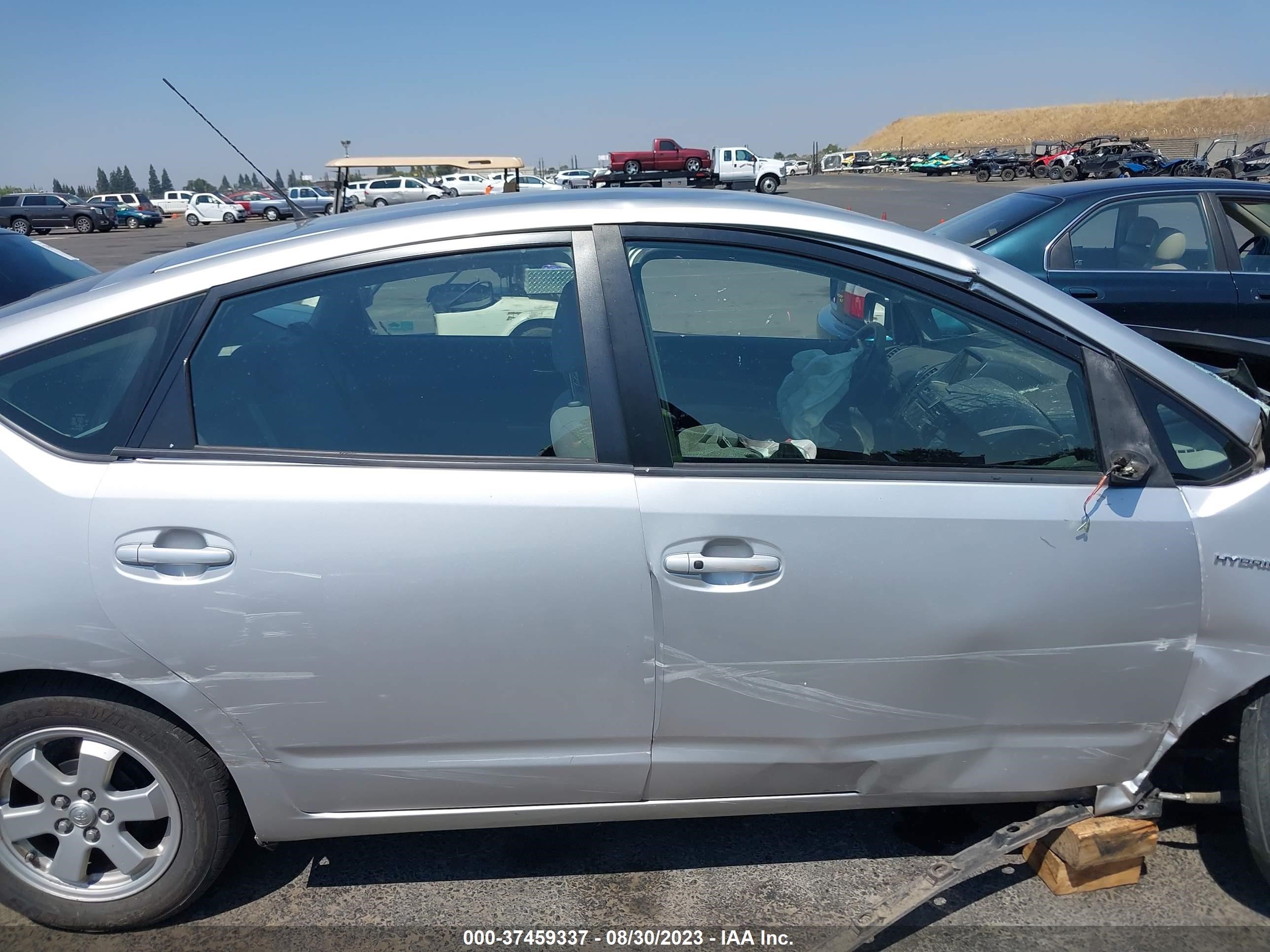 Photo 11 VIN: JTDKB20U573296059 - TOYOTA PRIUS 