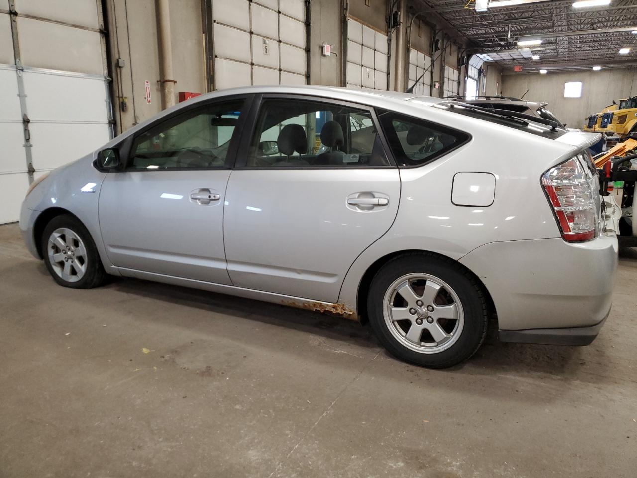 Photo 1 VIN: JTDKB20U577681632 - TOYOTA PRIUS 