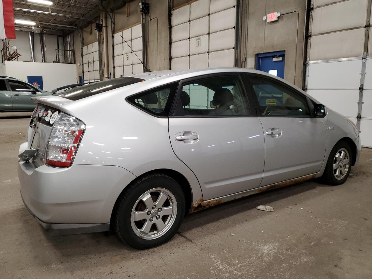 Photo 2 VIN: JTDKB20U577681632 - TOYOTA PRIUS 