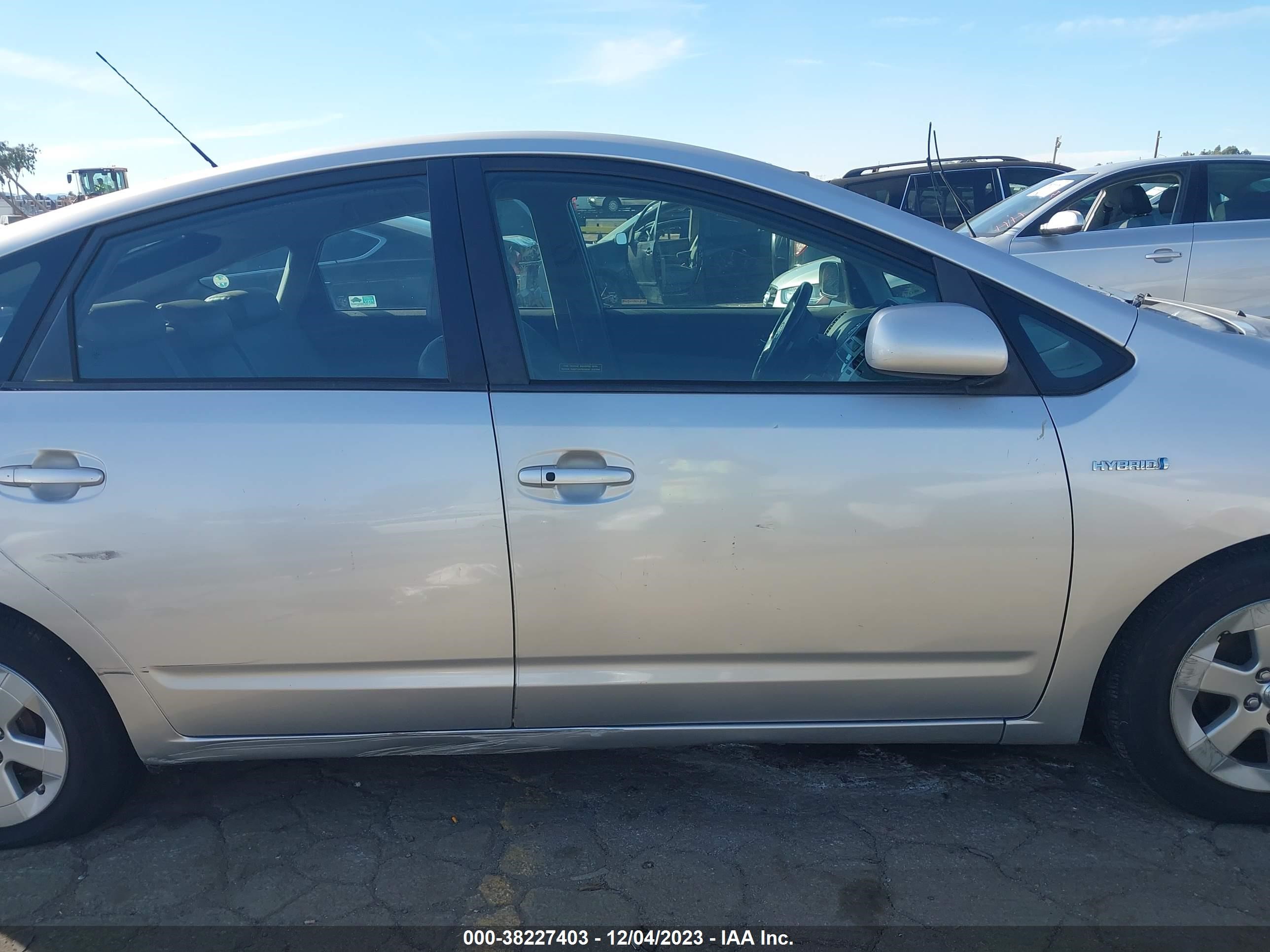 Photo 13 VIN: JTDKB20U583397152 - TOYOTA PRIUS 