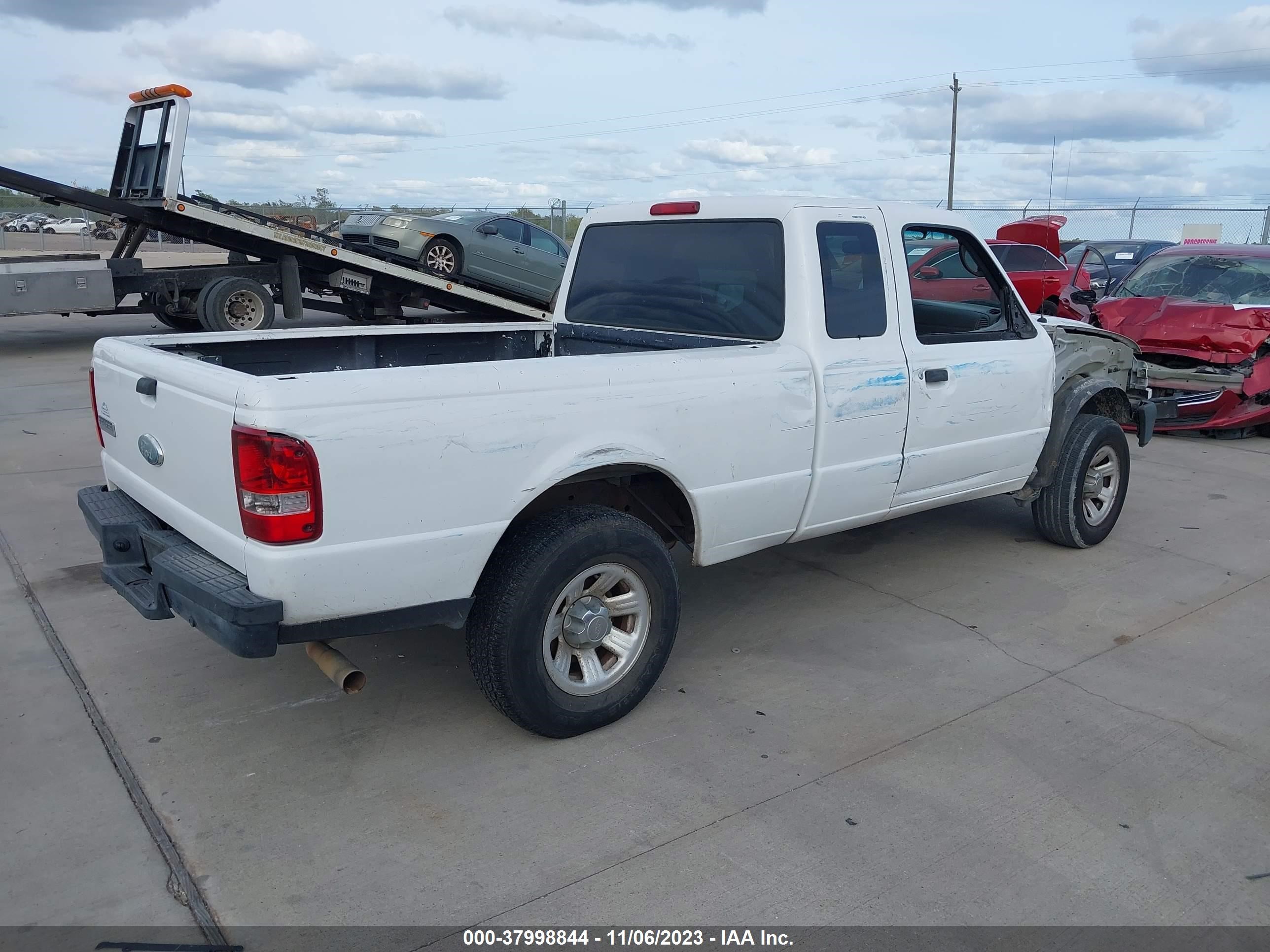 Photo 3 VIN: JTDKB20U587806971 - FORD RANGER 