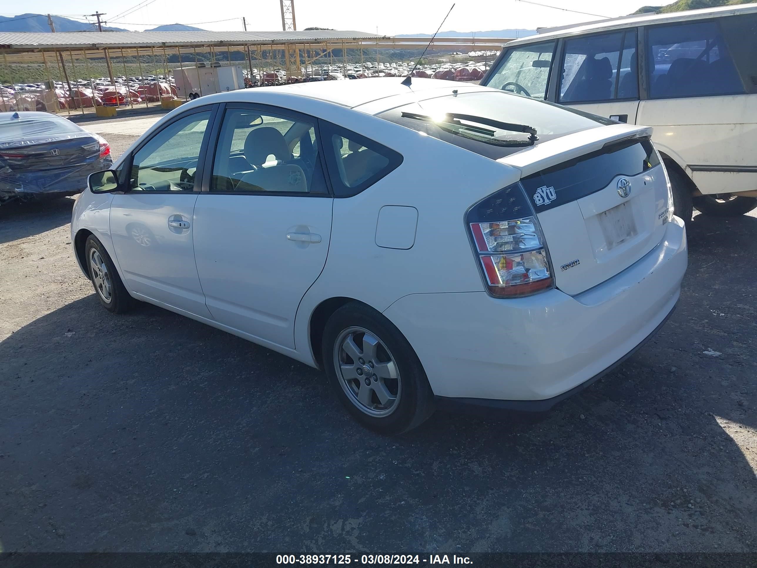 Photo 2 VIN: JTDKB20U640068987 - TOYOTA PRIUS 