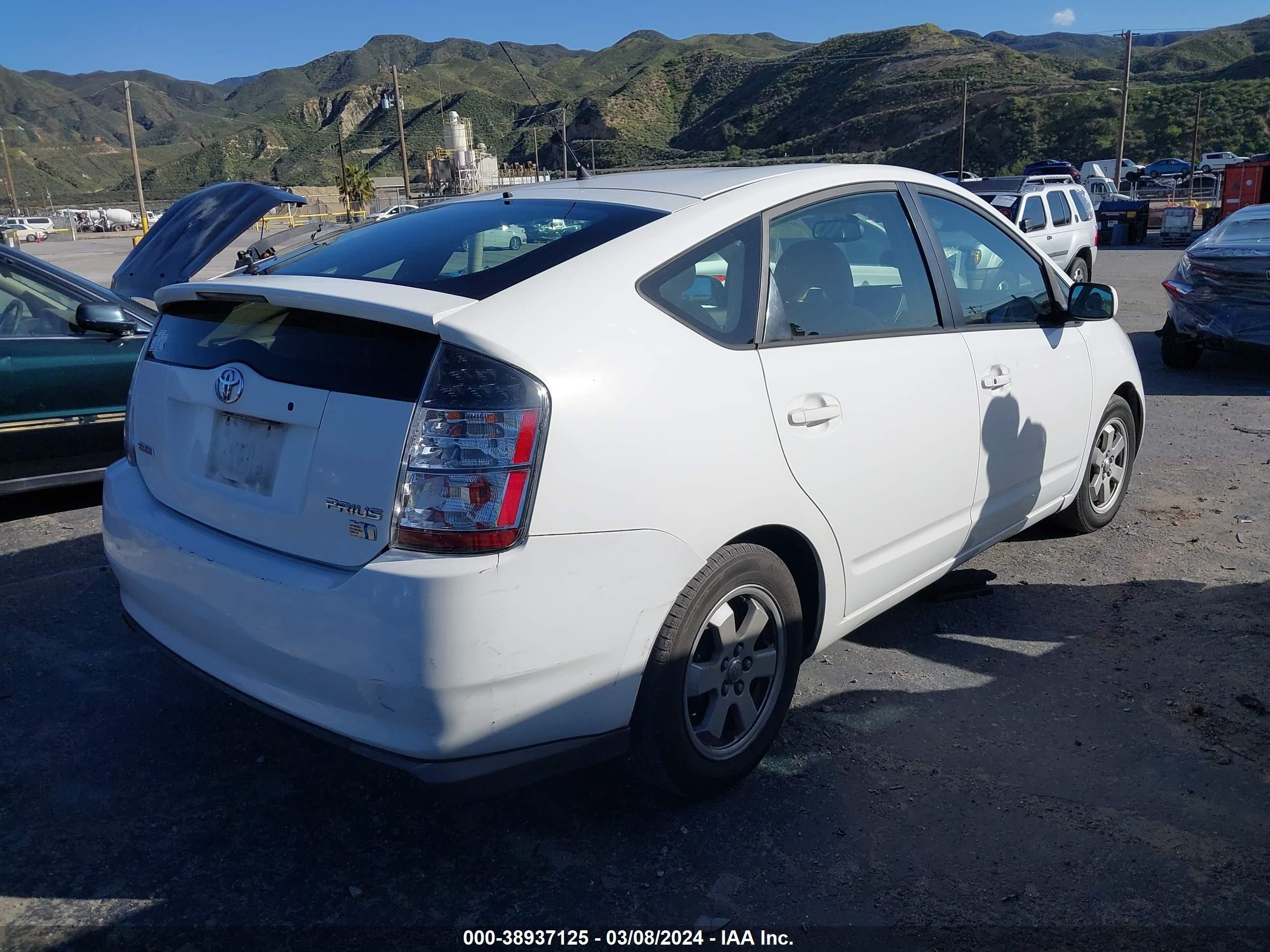 Photo 3 VIN: JTDKB20U640068987 - TOYOTA PRIUS 