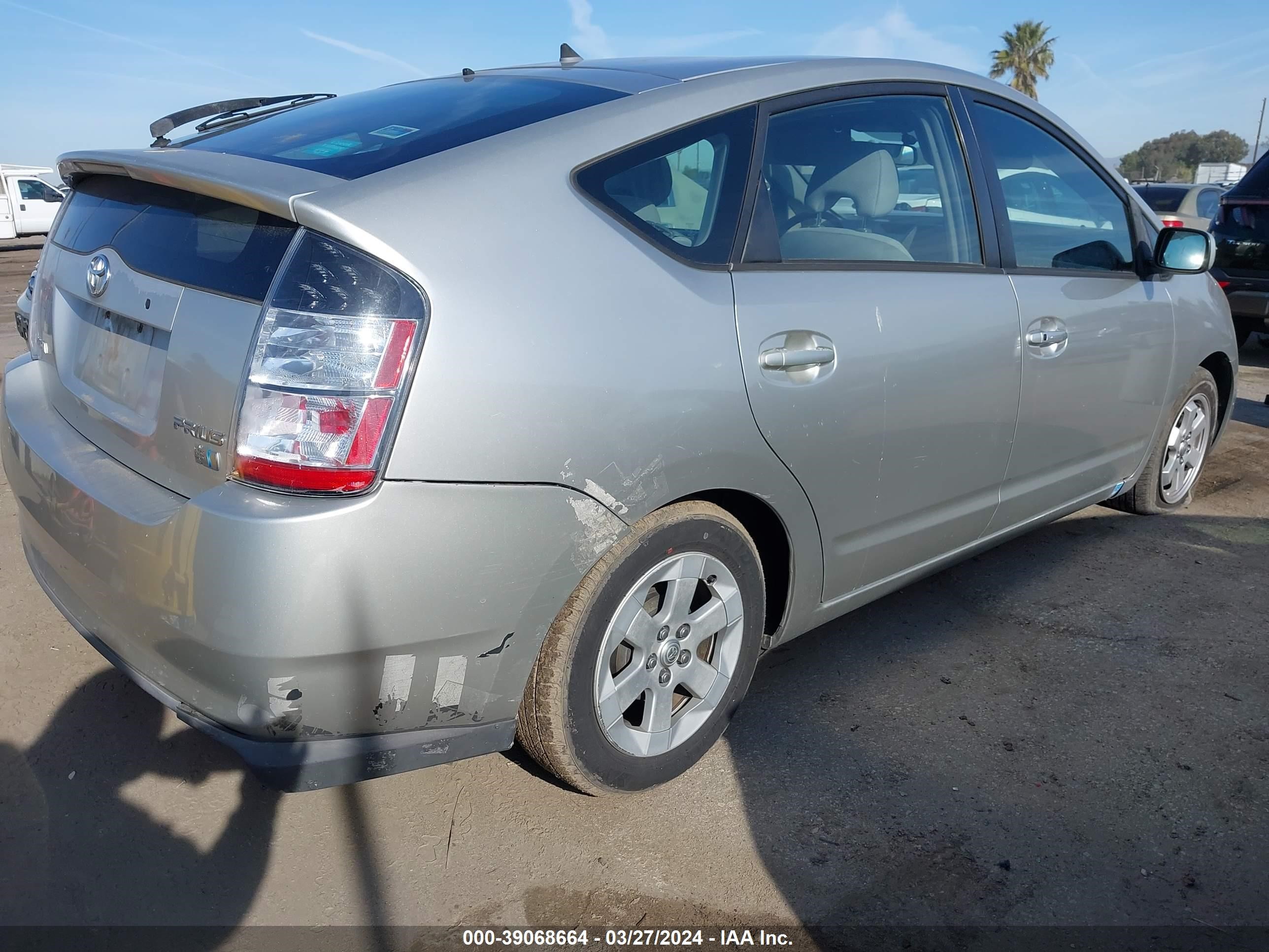 Photo 3 VIN: JTDKB20U653019160 - TOYOTA PRIUS 