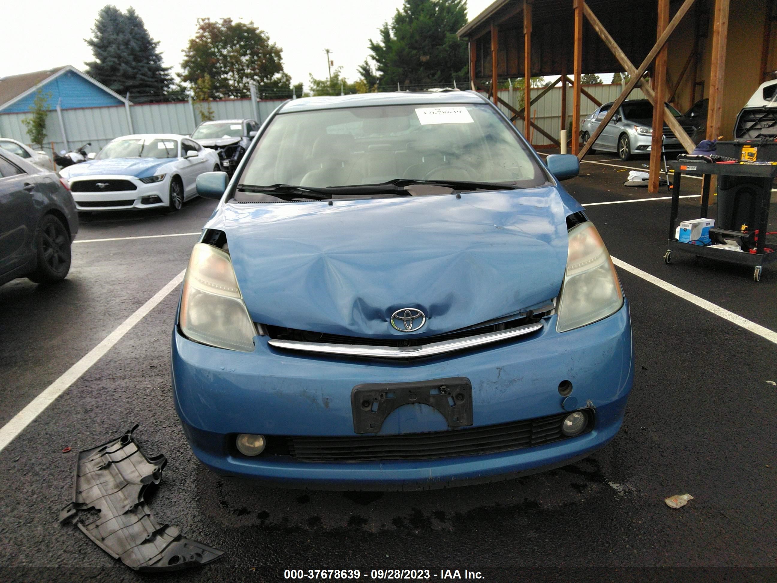 Photo 11 VIN: JTDKB20U677615042 - TOYOTA PRIUS 